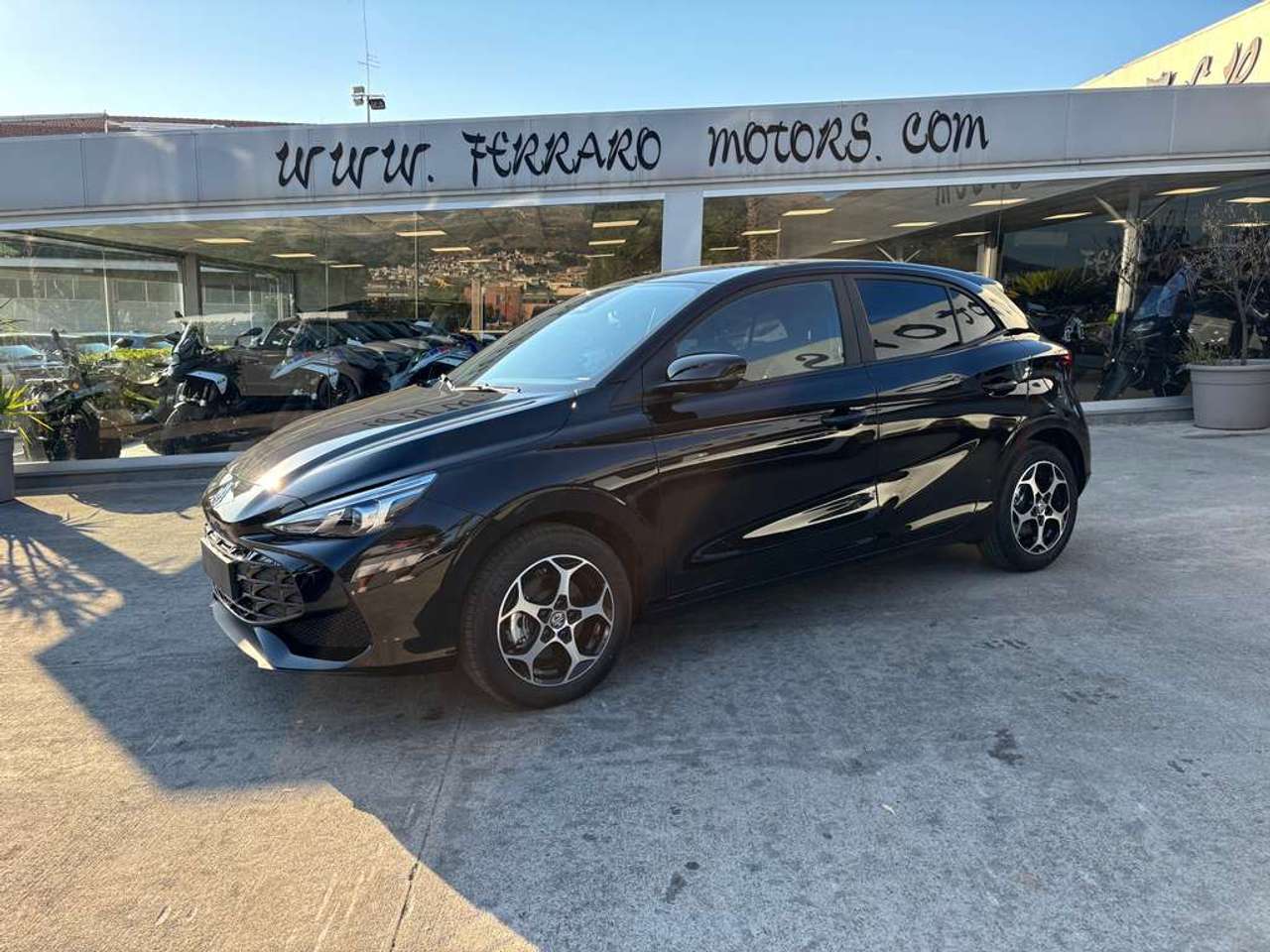 MG MG3 1.5 hybrid  Luxury auto