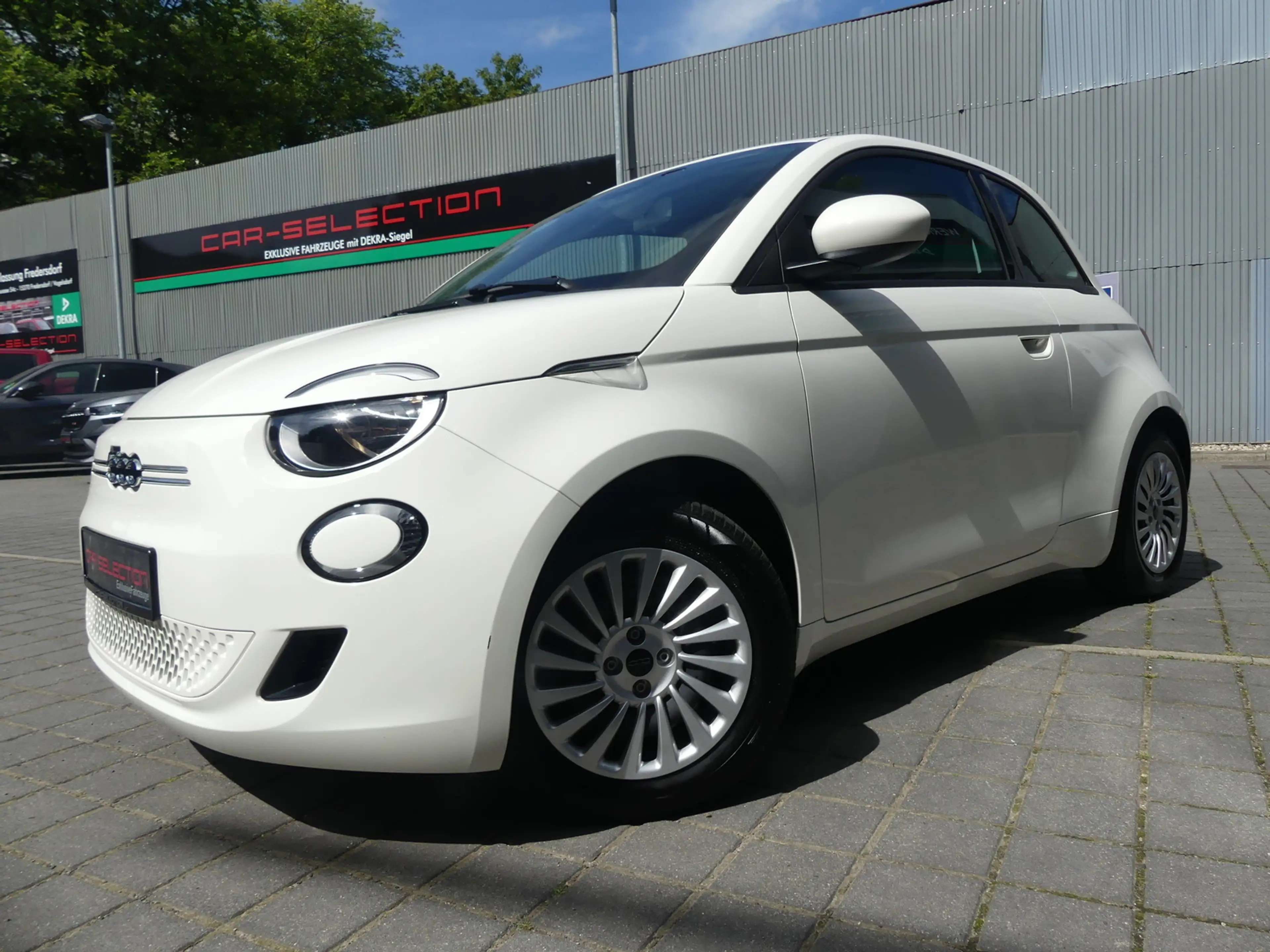 Fiat 500e Action 70KW Elektro KAM/NAVI/SITZH/DAB — photo 2