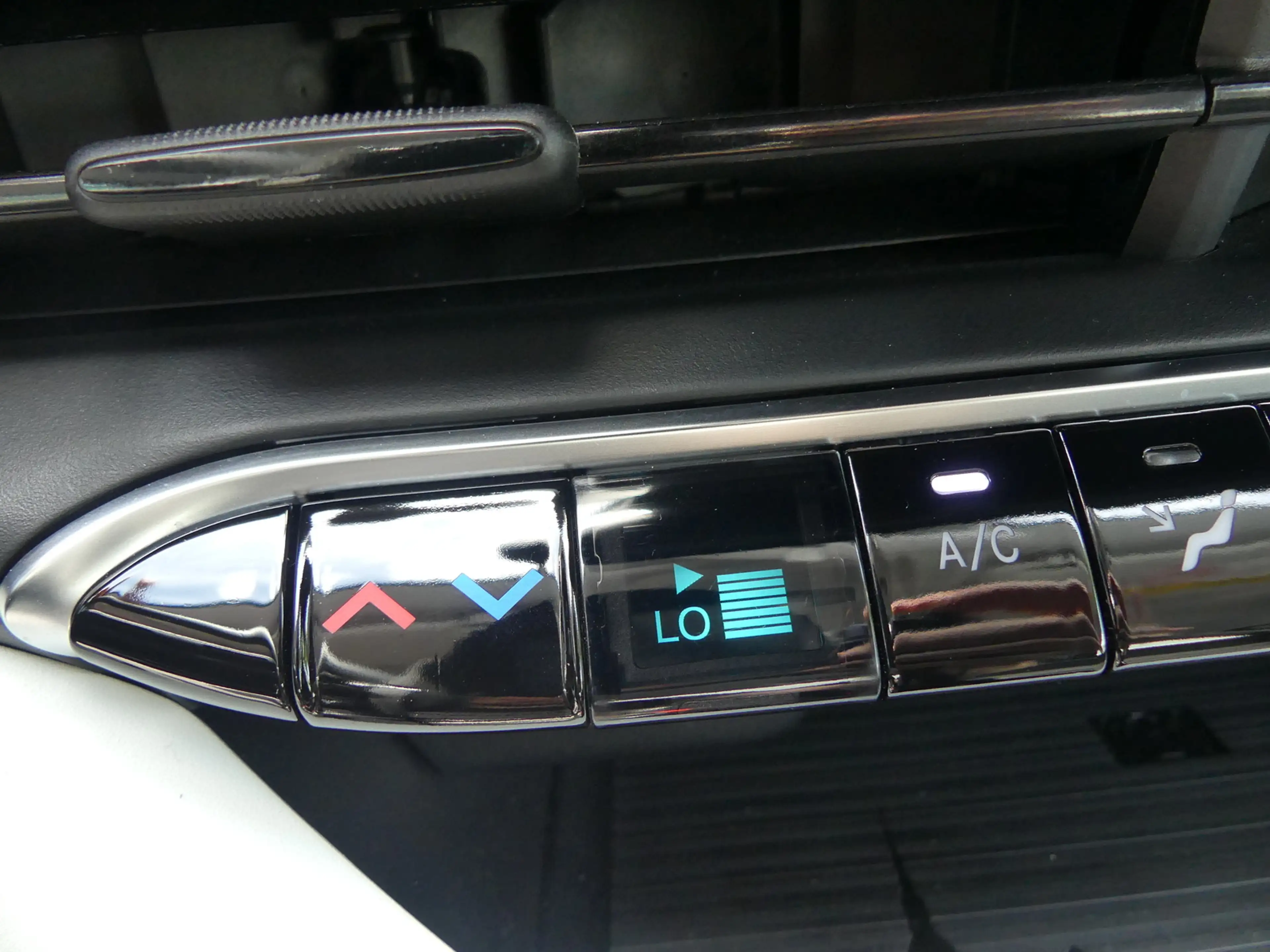 Fiat 500e Action 70KW Elektro KAM/NAVI/SITZH/DAB — photo 12