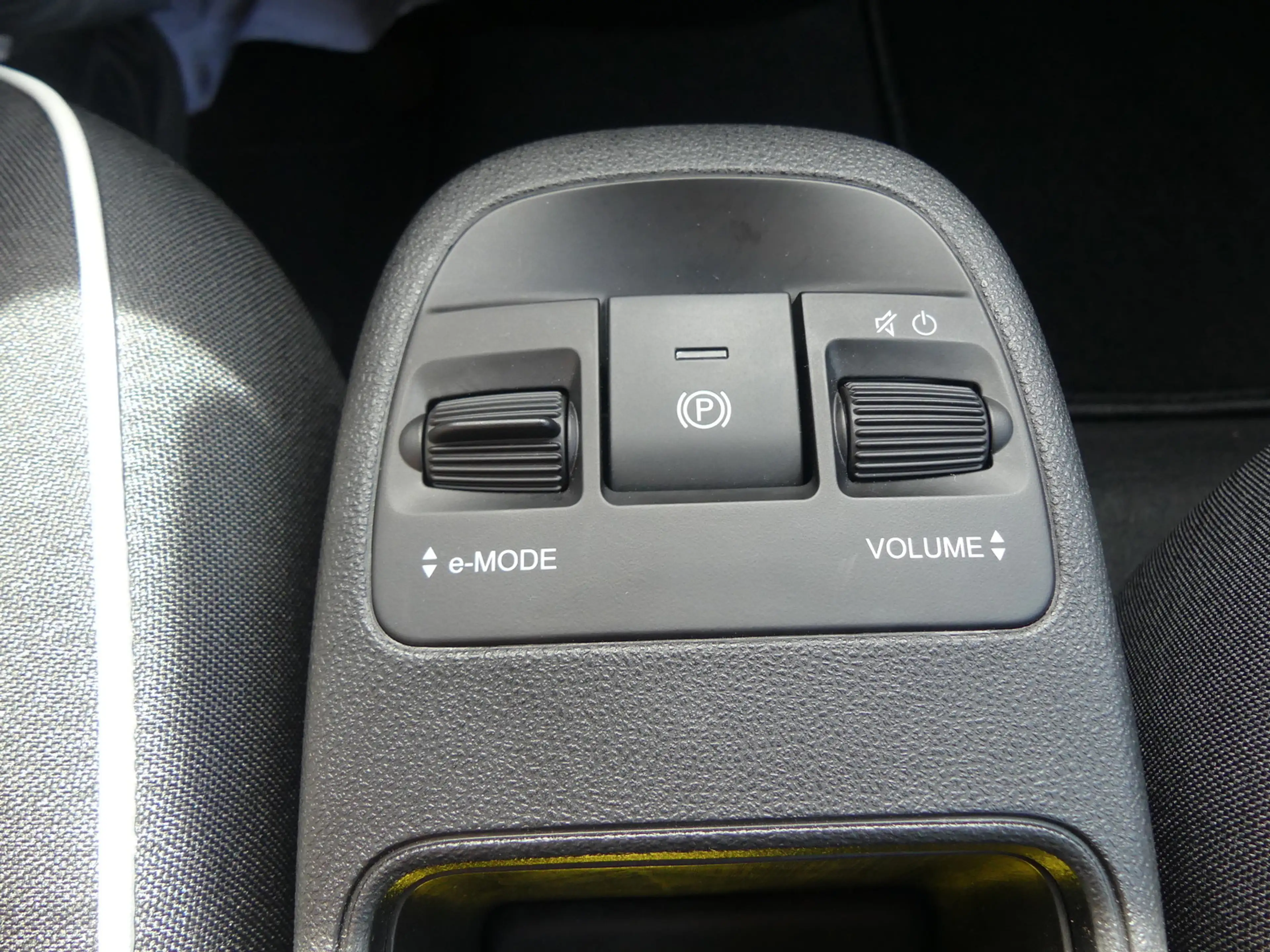 Fiat 500e Action 70KW Elektro KAM/NAVI/SITZH/DAB — photo 14