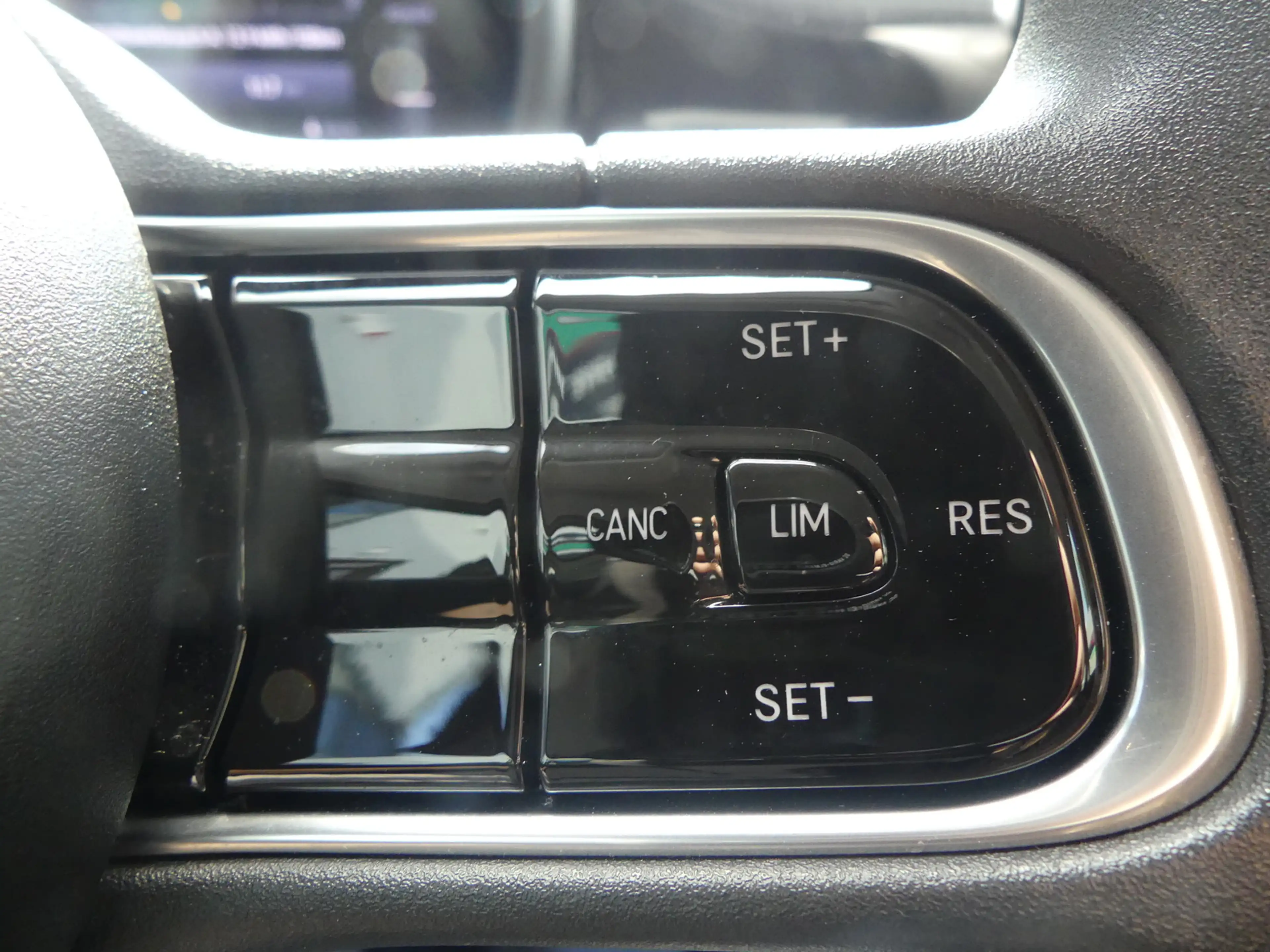 Fiat 500e Action 70KW Elektro KAM/NAVI/SITZH/DAB — photo 13
