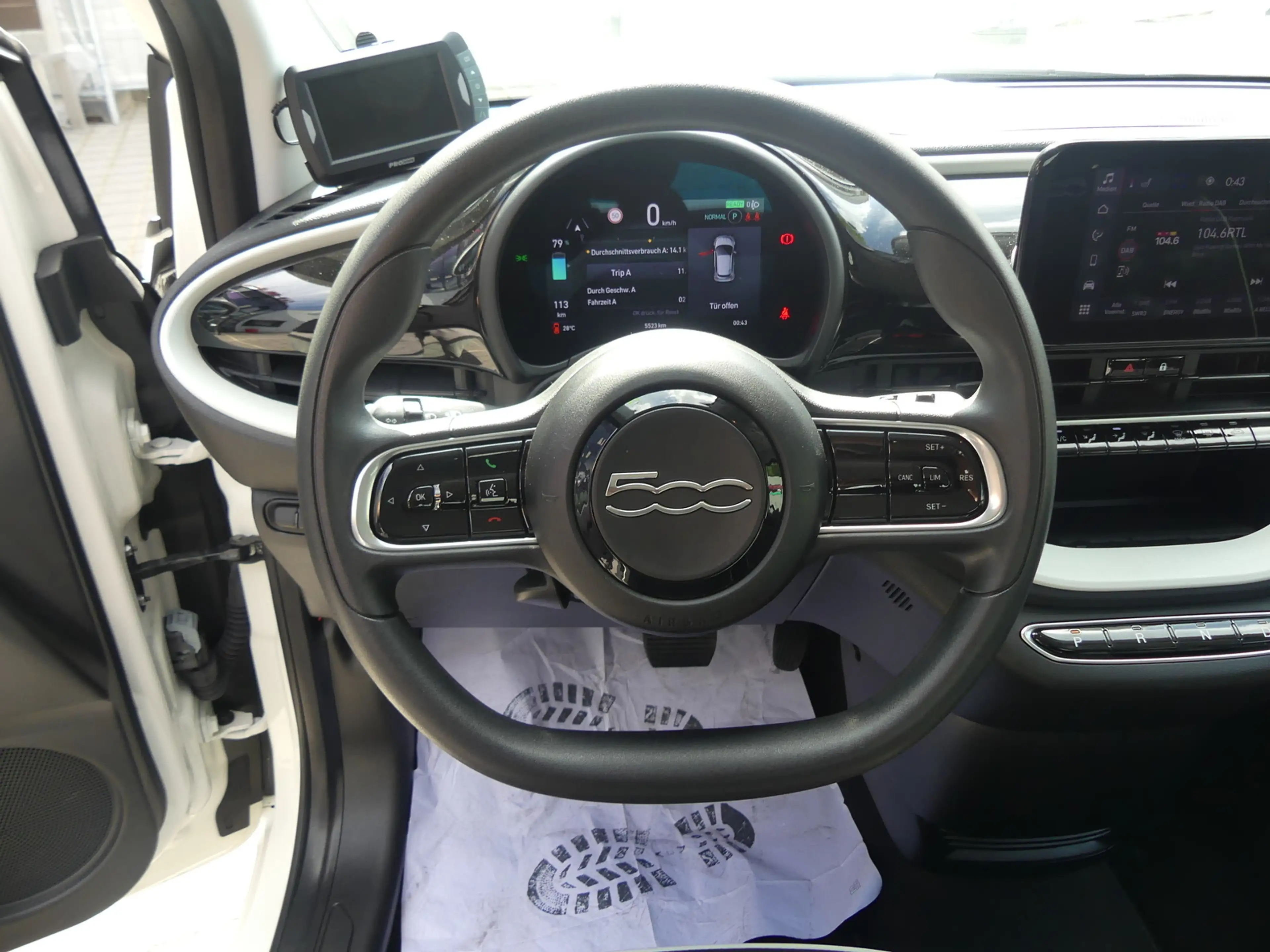 Fiat 500e Action 70KW Elektro KAM/NAVI/SITZH/DAB — photo 3