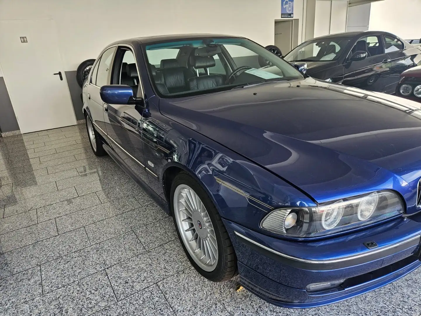 Alpina B10 V8 Bleu - 1