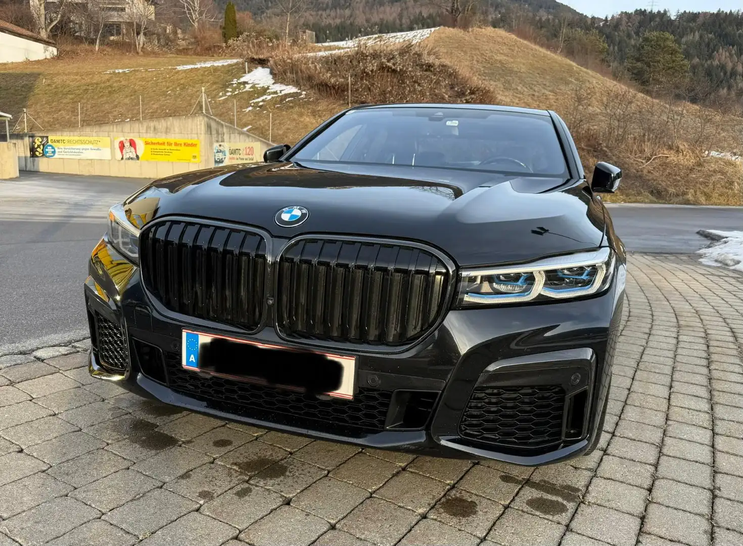 BMW 730 730d xDrive 48 V Aut. Schwarz - 2