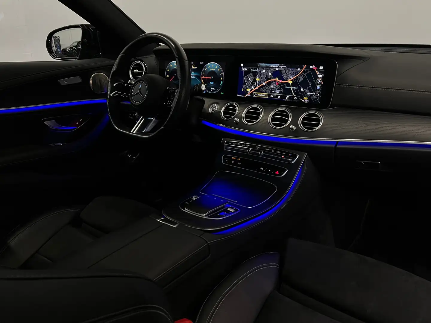 Mercedes-Benz E 300 e AMG E53 Burmester Pano Multibeam Sfeer 360 Zwart - 2