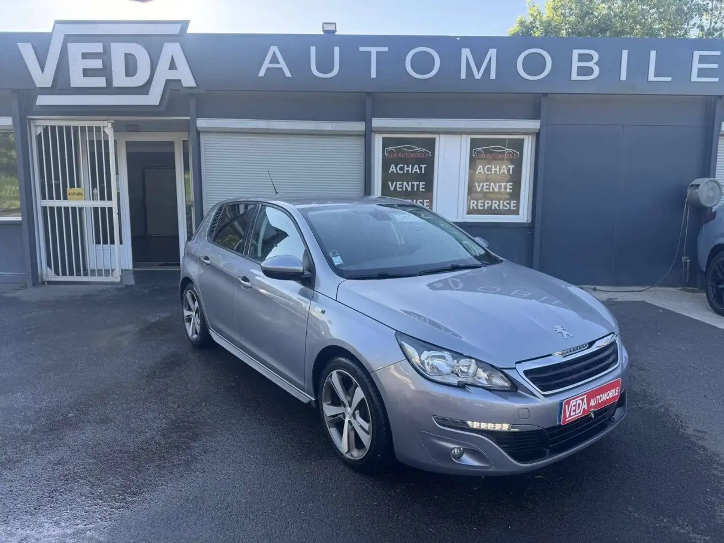 Peugeot 308 II 1.2 Puretech 110ch Allure S&S 5p Szürke - 1