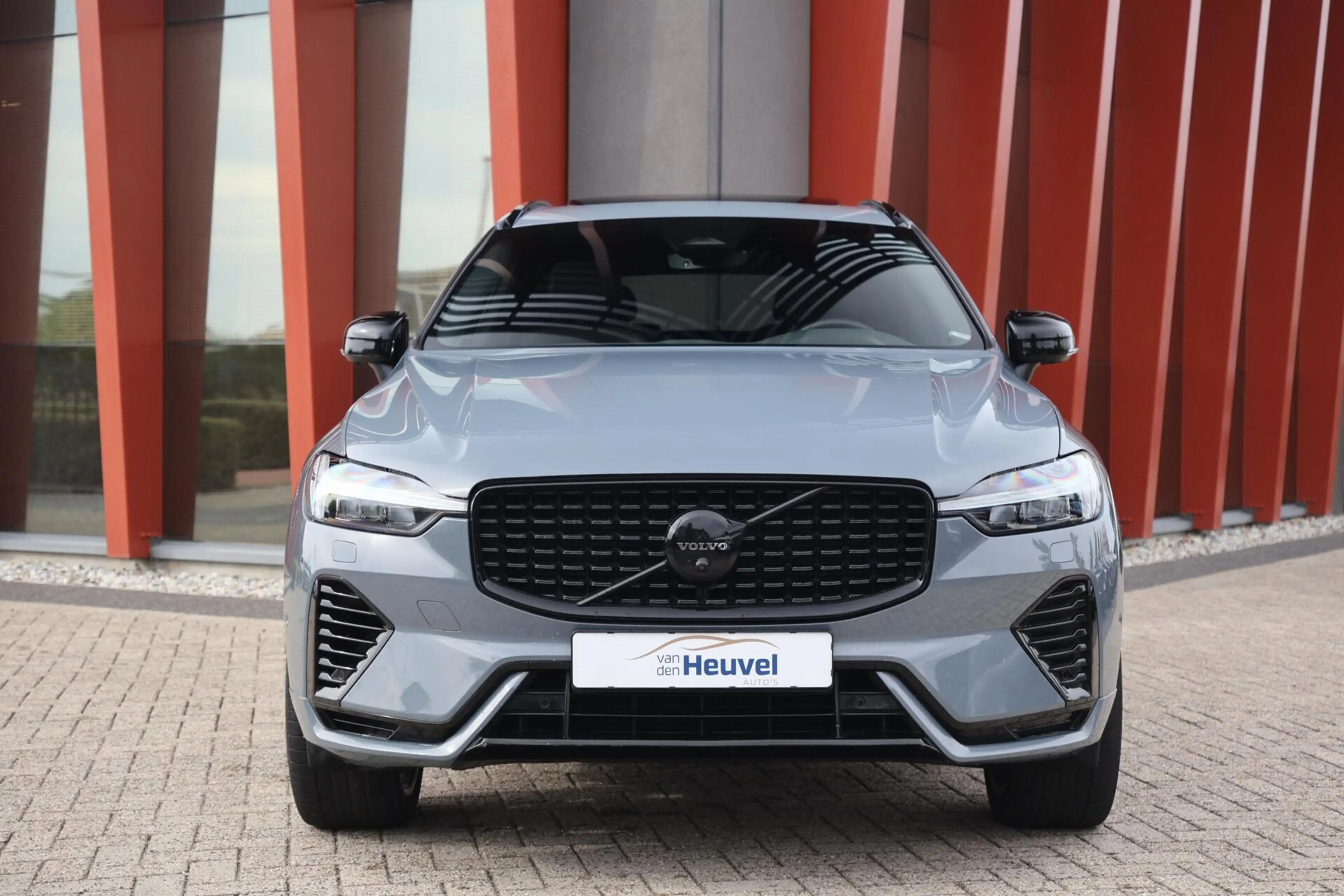 Volvo XC60 T6 Recharge AWD Plus Dark | Stoelverwarming | 360° — photo 2