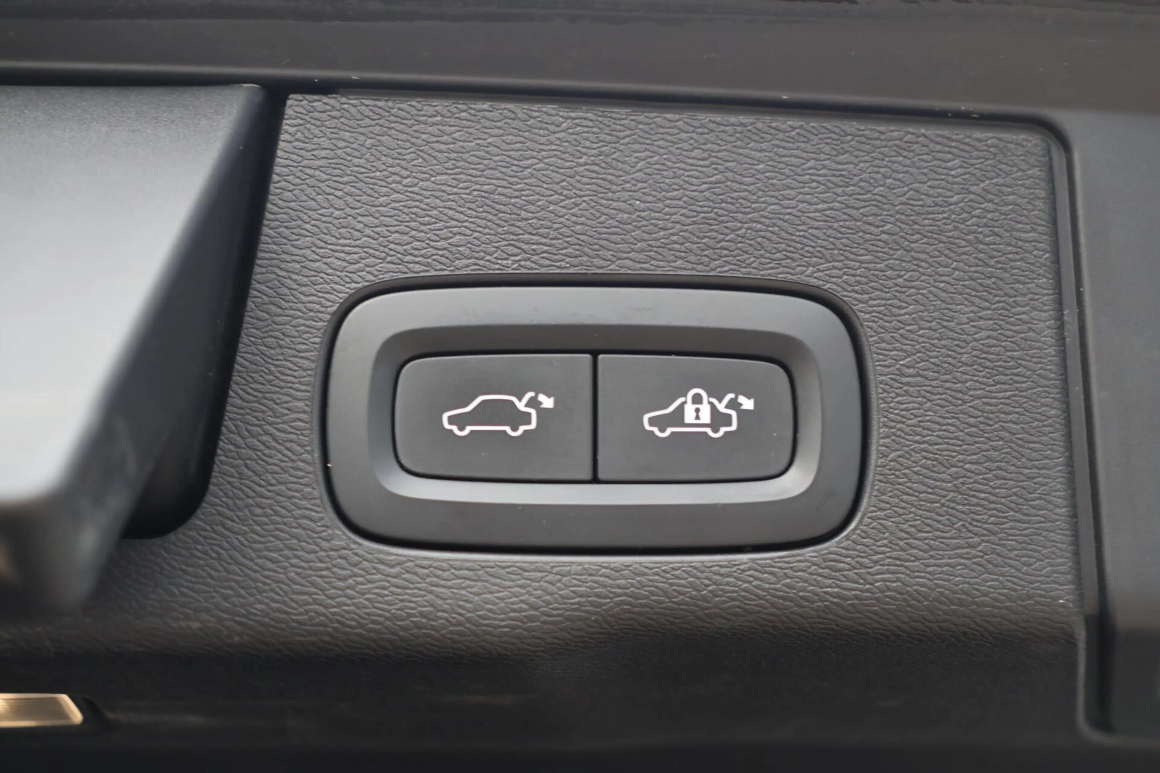 Volvo XC60 T6 Recharge AWD Plus Dark | Stoelverwarming | 360° — photo 14
