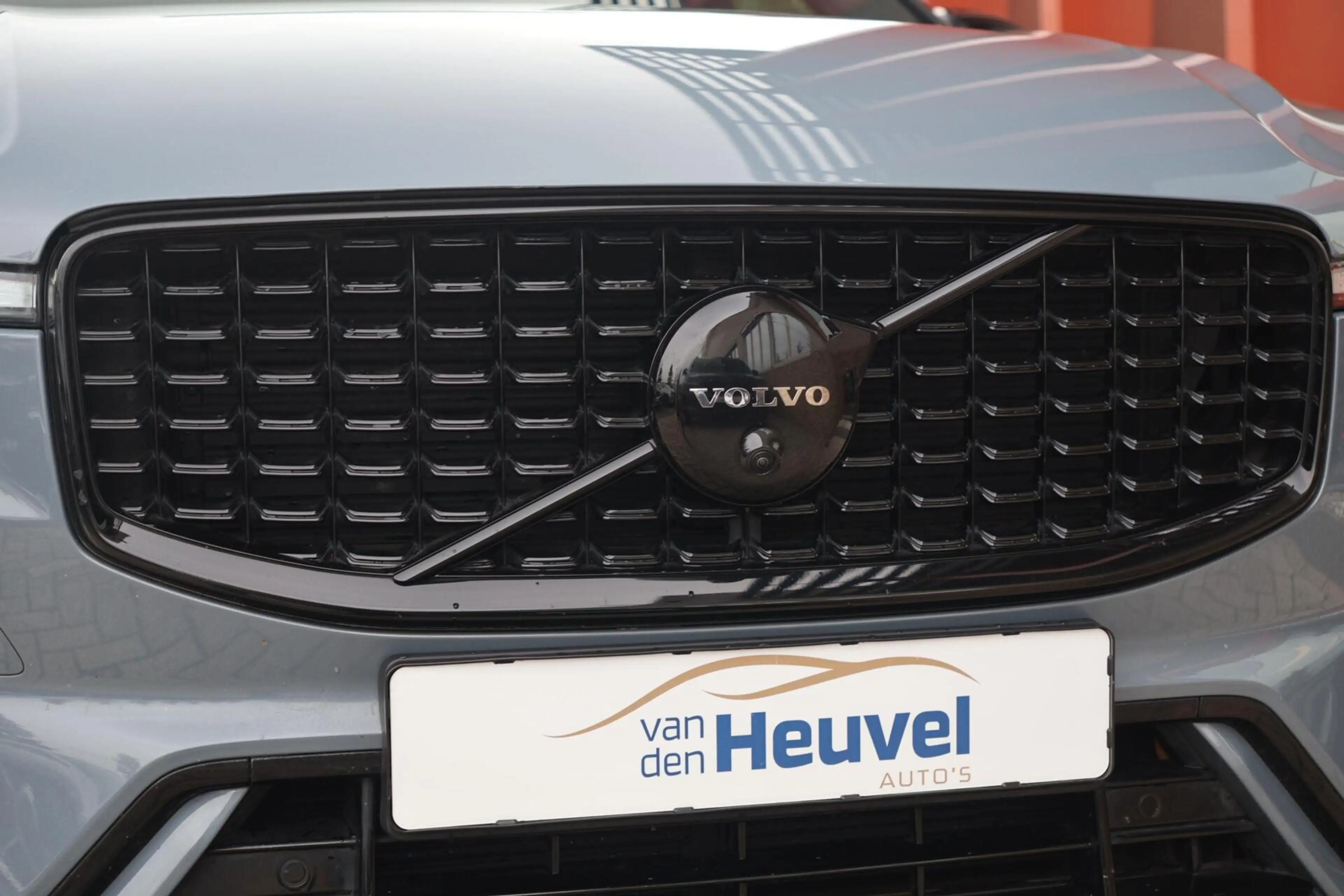 Volvo XC60 T6 Recharge AWD Plus Dark | Stoelverwarming | 360° — photo 5