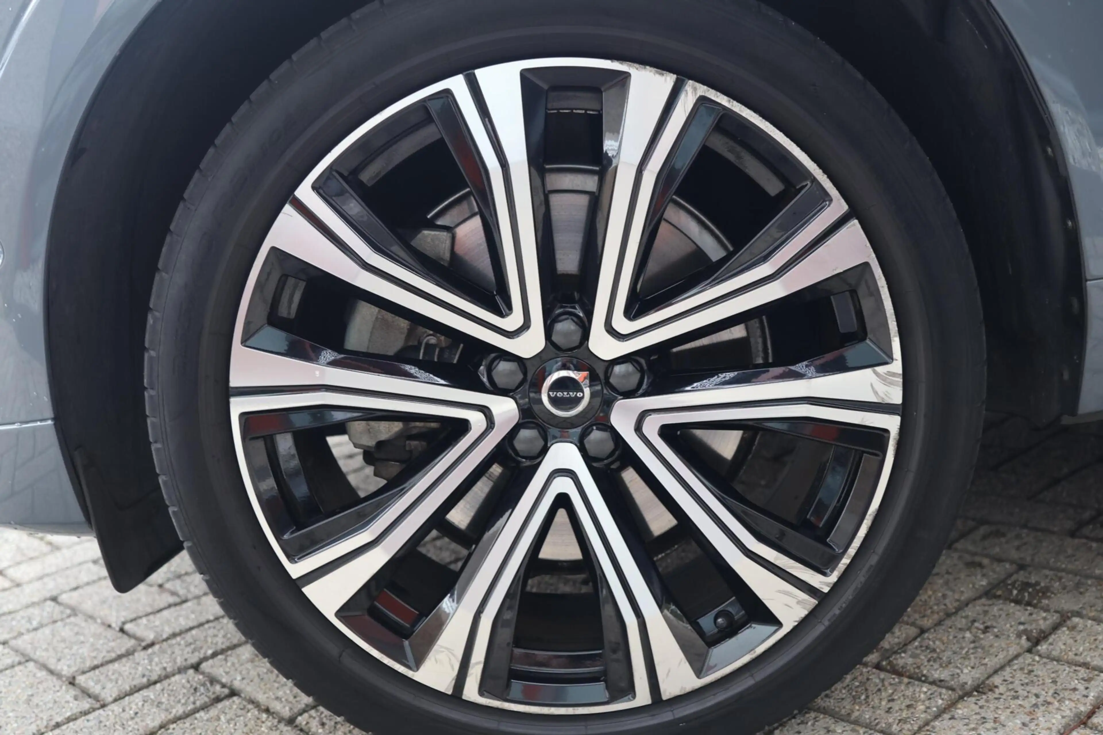 Volvo XC60 T6 Recharge AWD Plus Dark | Stoelverwarming | 360° — photo 15