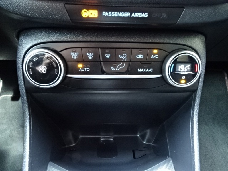 Ford Fiesta 1.0 EcoBoost ST-Line — photo 22
