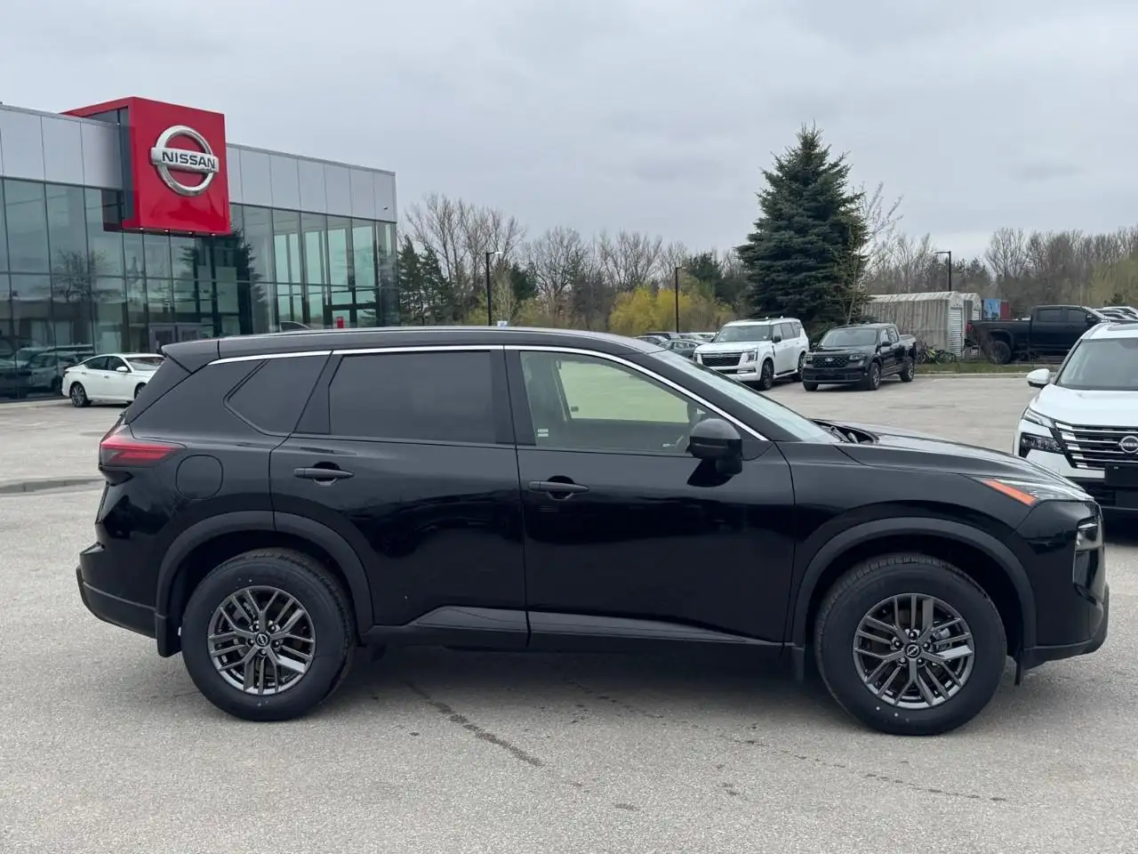 Nissan Rogue снимка Nissan Rogue
