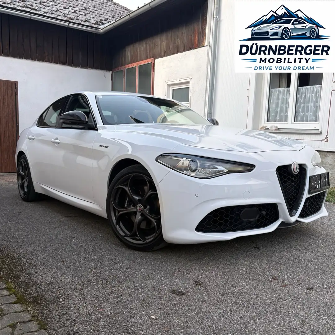 Alfa Romeo Giulia Q4 2,2 VELOCE *MEGAOPTIK*1.Bsz*Carbon*19Z*RfK*ACC* Weiß - 1