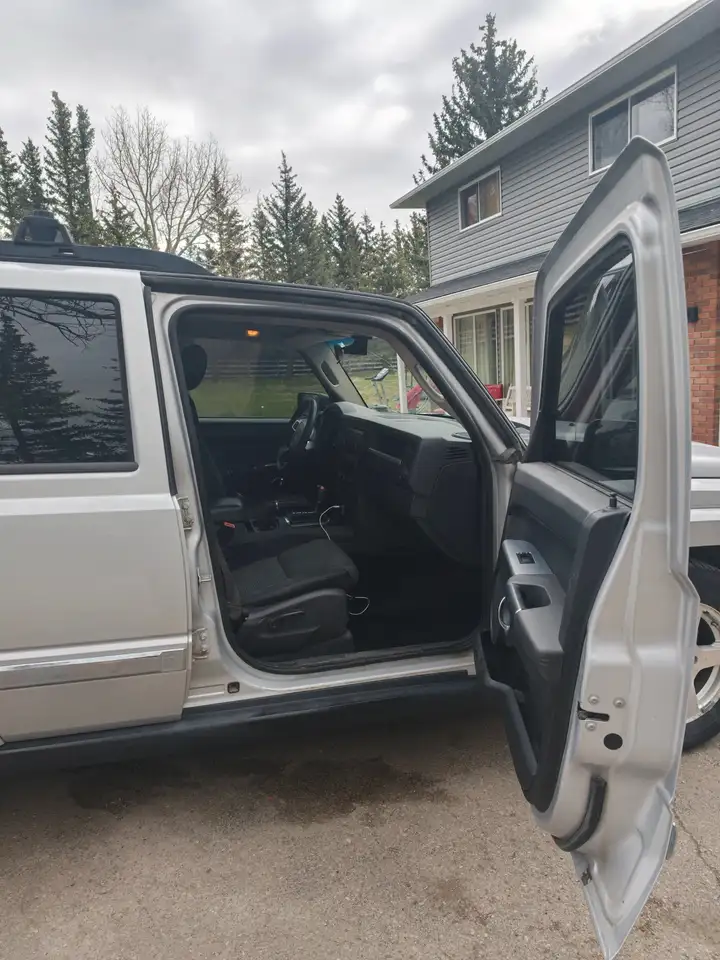 Jeep Commander photo Jeep Commander