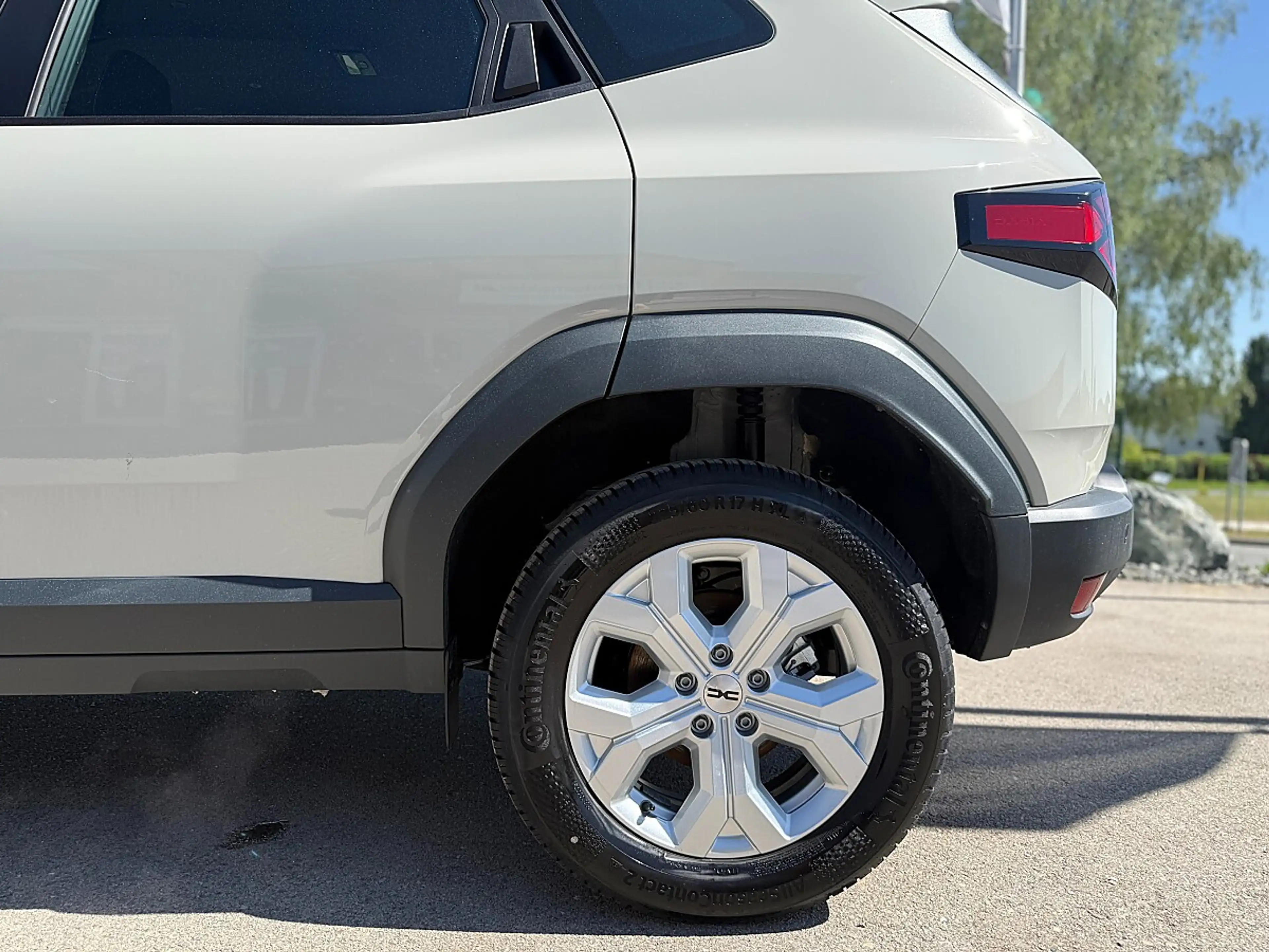 Dacia Duster ECHTER 4x4. HYBRID. AUTOMATIK. | FIXPREIS € 27.... — photo 10
