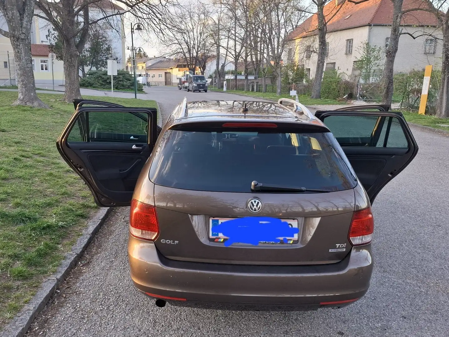 Volkswagen Golf Variant 1.6 TDI DPF BlueMotion Technology Comfortline - 2