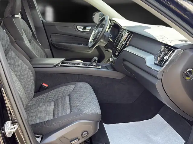 Volvo XC60 view 14