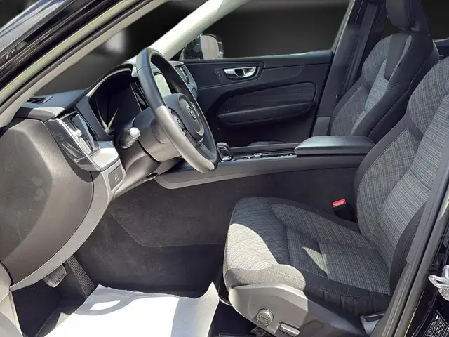 Volvo XC60 view 15