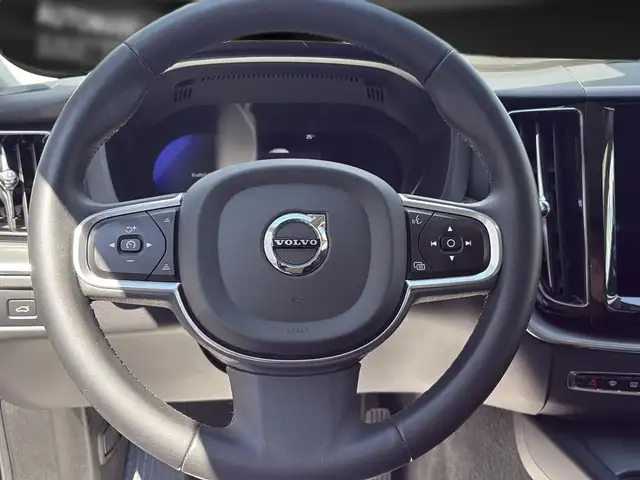Volvo XC60 view 19