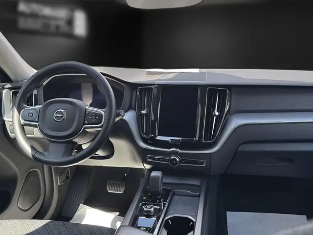 Volvo XC60 view 16