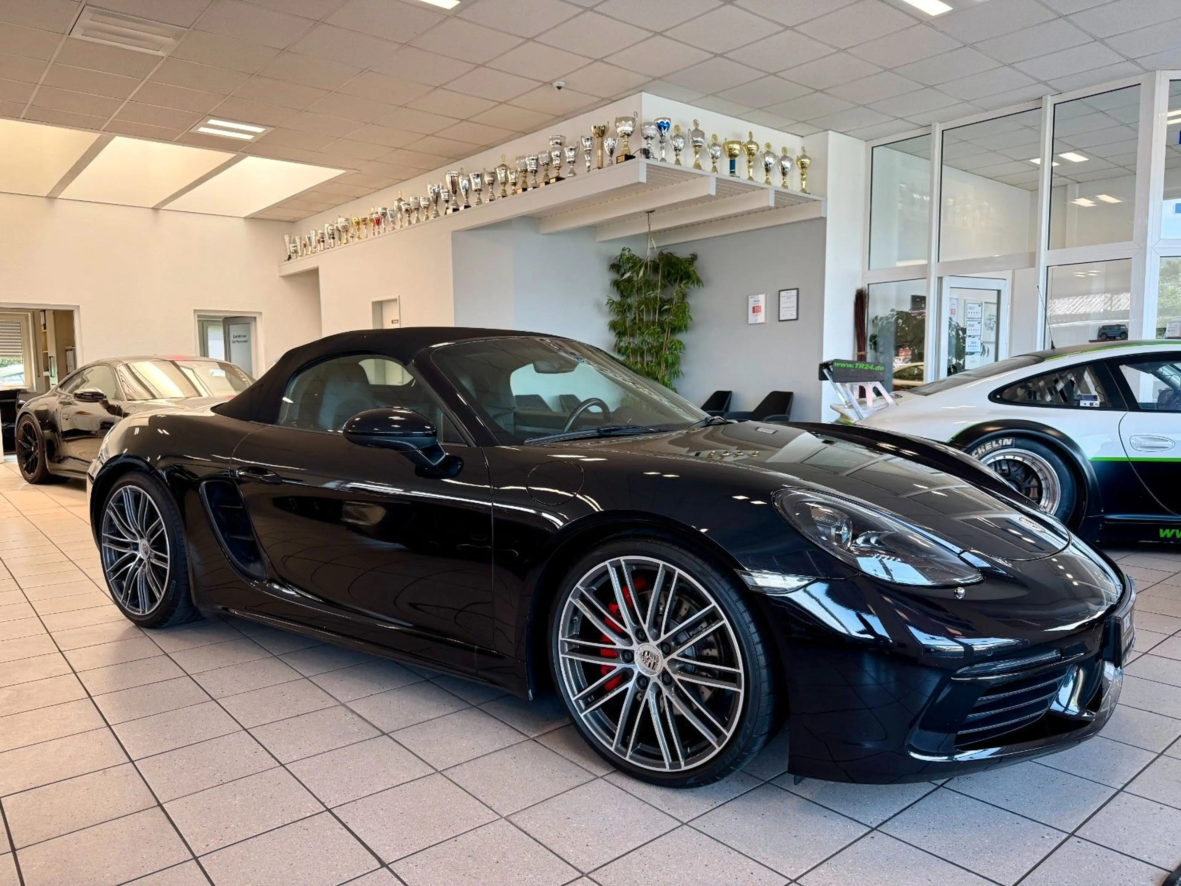 Porsche Boxster 718 Boxster S PDK Sportabgas/BOSE/20"/APPROVED — photo 2