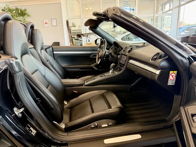 Porsche Boxster view 11