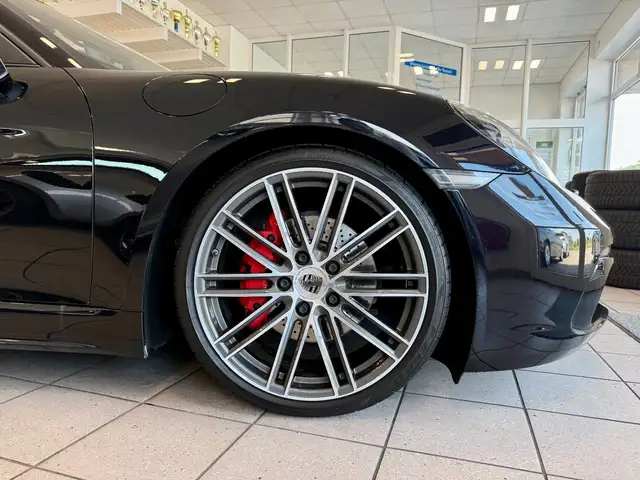 Porsche Boxster view 9