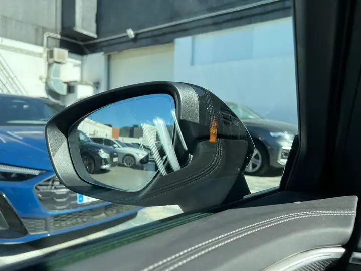 Audi A6 2025, foto 13