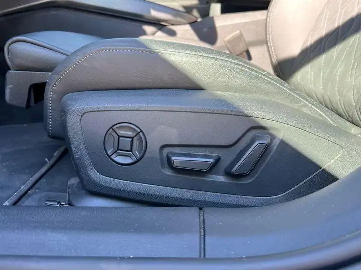 Audi A6 2025, foto 12