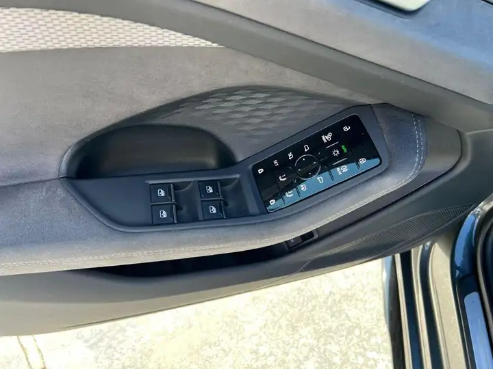 Audi A6 2025, foto 10