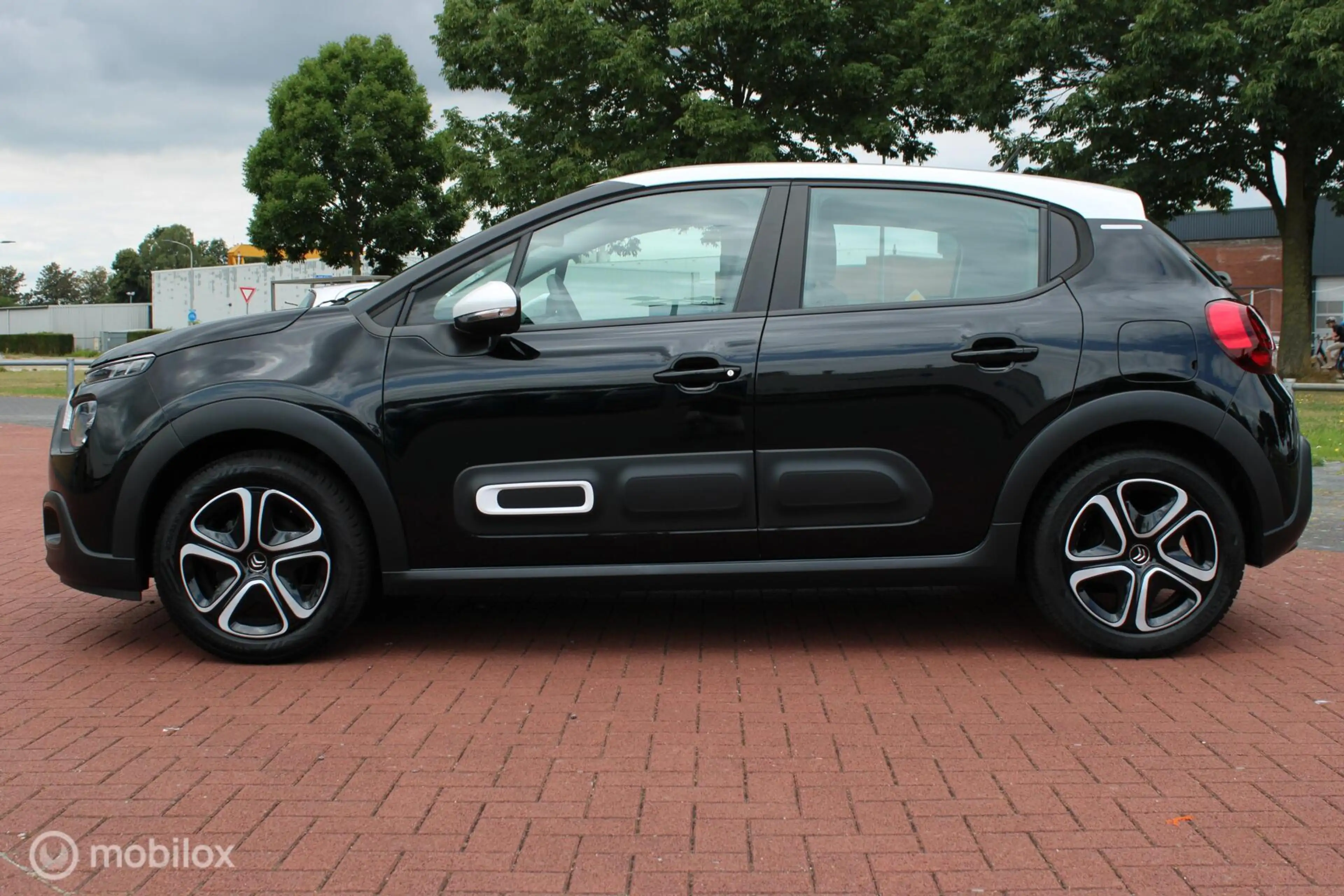 Citroen C3 1.2 PureTech Feel, Pdc, Full Led verlichting, Navi — photo 3