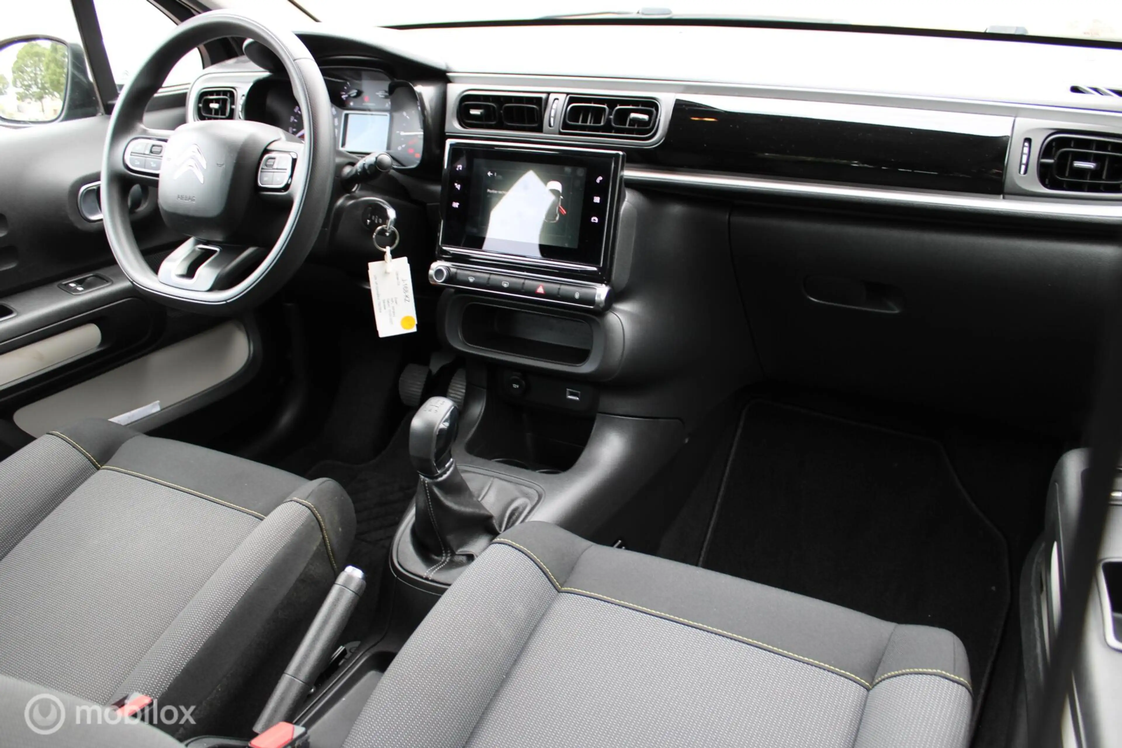 Citroen C3 1.2 PureTech Feel, Pdc, Full Led verlichting, Navi — photo 2