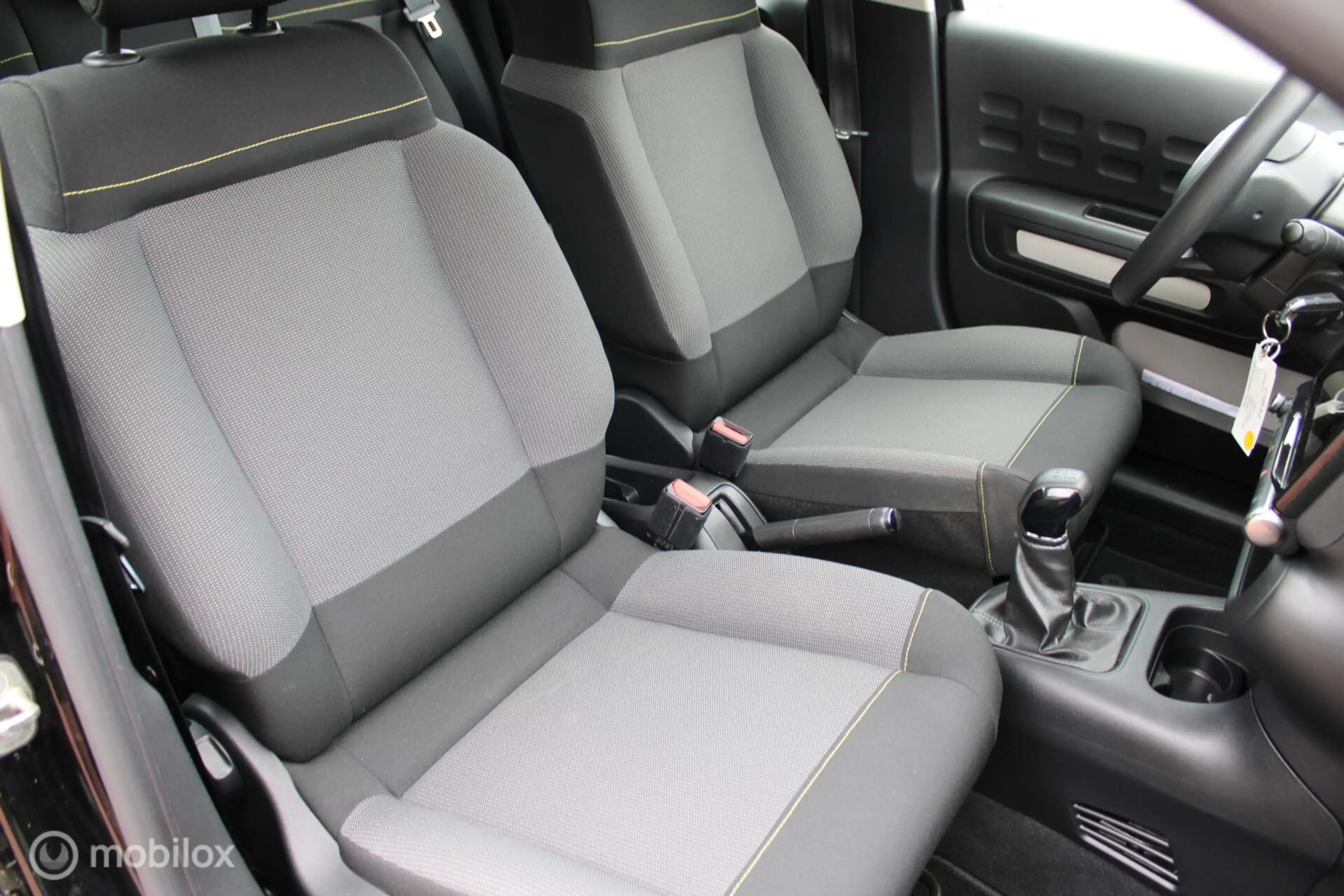 Citroen C3 1.2 PureTech Feel, Pdc, Full Led verlichting, Navi — photo 28