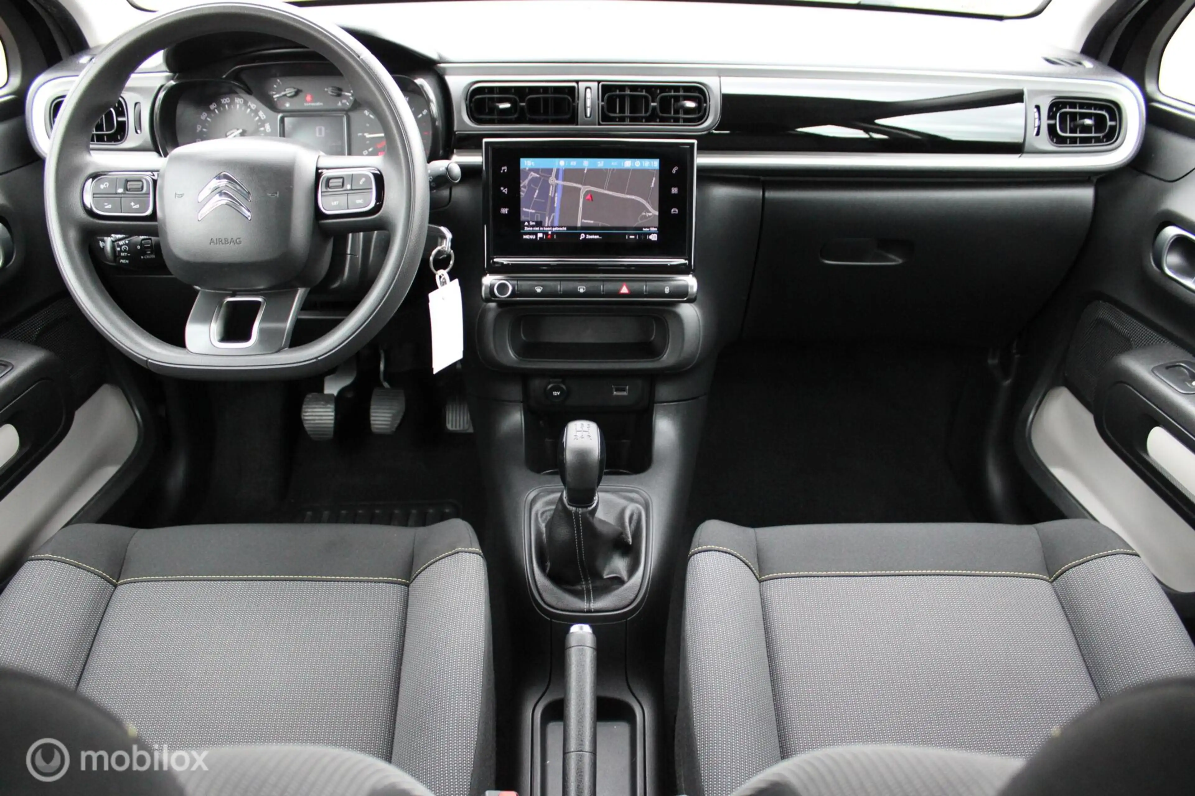 Citroen C3 1.2 PureTech Feel, Pdc, Full Led verlichting, Navi — photo 4