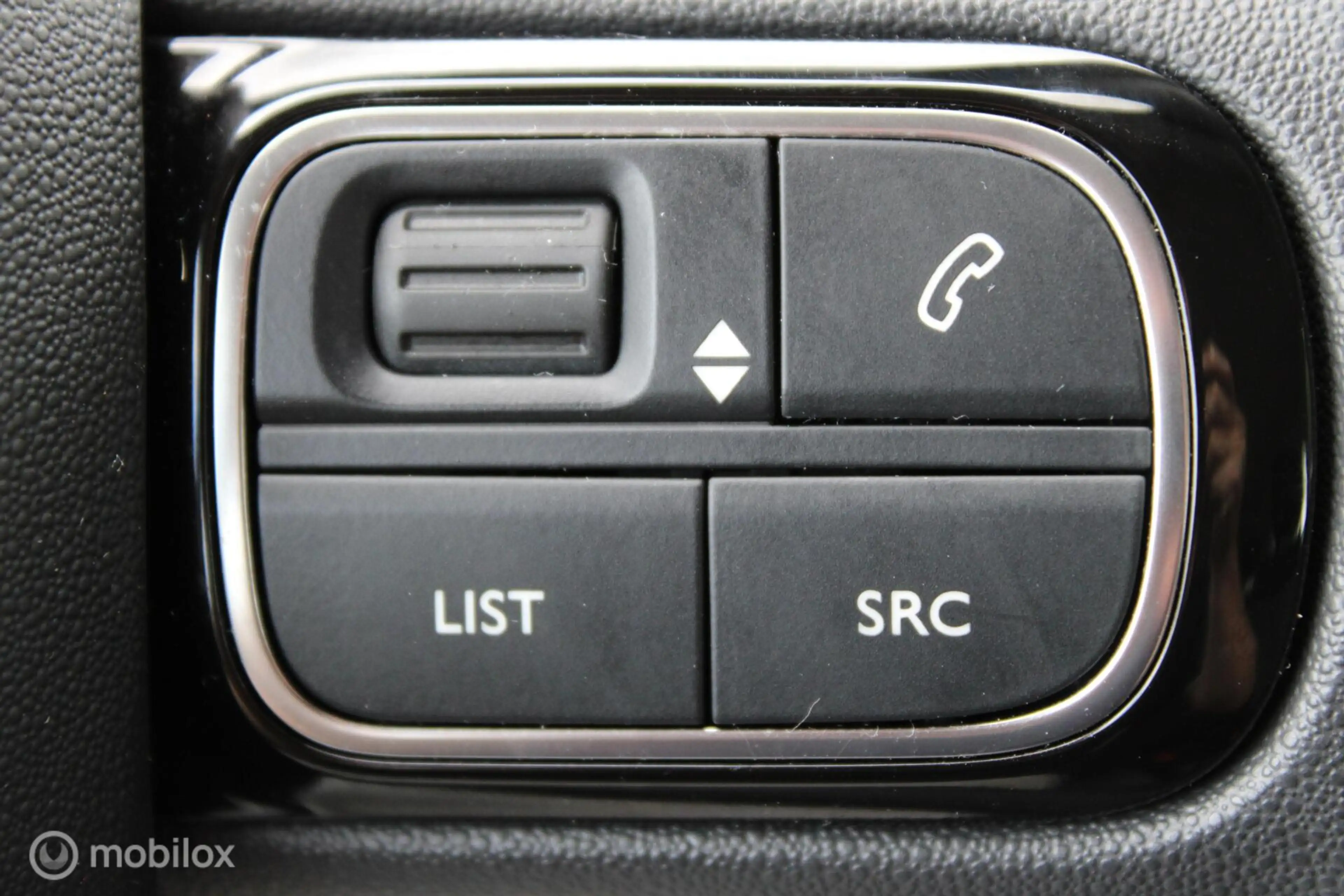 Citroen C3 1.2 PureTech Feel, Pdc, Full Led verlichting, Navi — photo 20