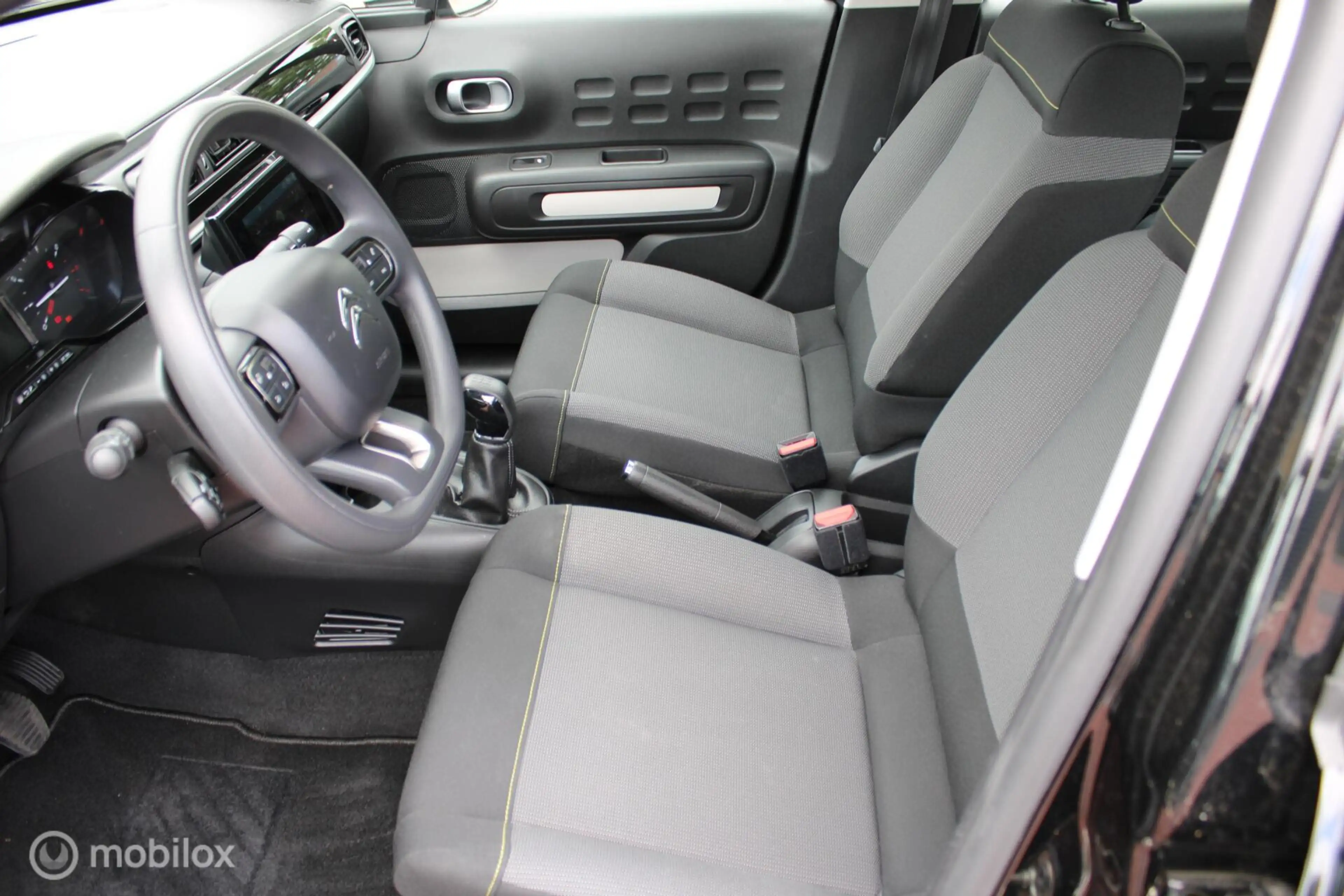 Citroen C3 1.2 PureTech Feel, Pdc, Full Led verlichting, Navi — photo 6