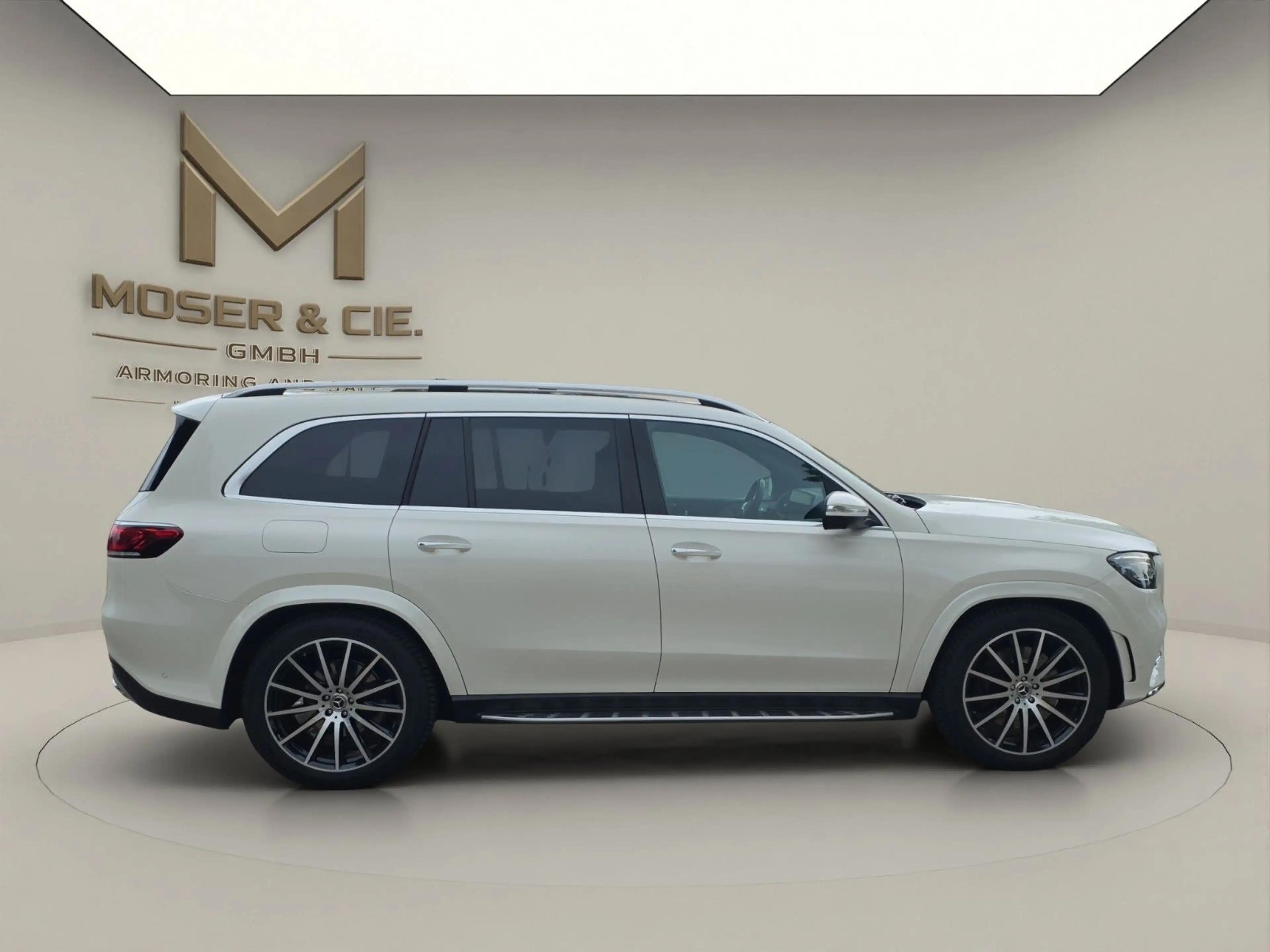Mercedes-Benz GLS 400 d 4Matic*AMG*PANO*AHK*7 Sitze*REAR ENT* — photo 7