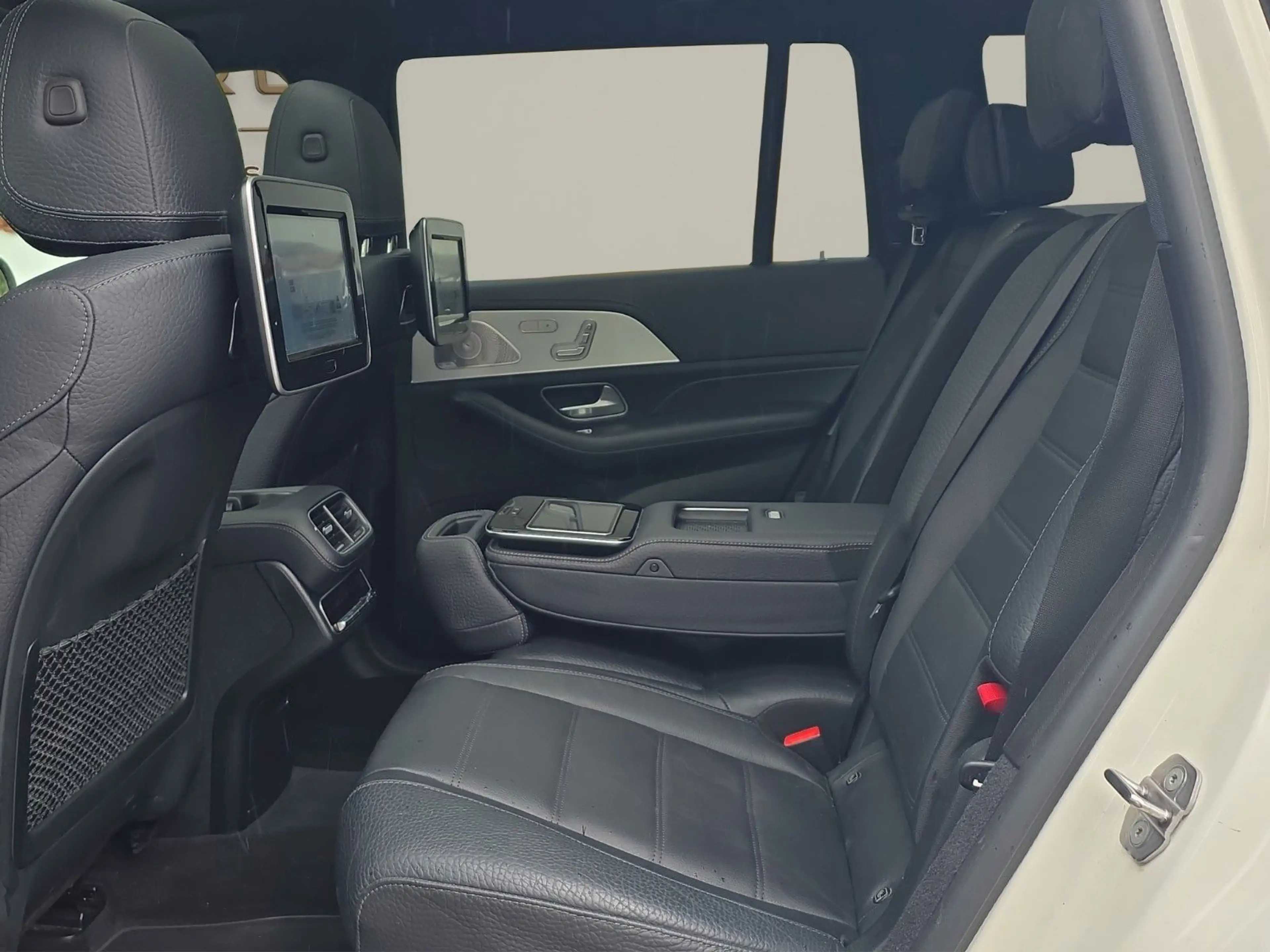 Mercedes-Benz GLS 400 d 4Matic*AMG*PANO*AHK*7 Sitze*REAR ENT* — photo 13