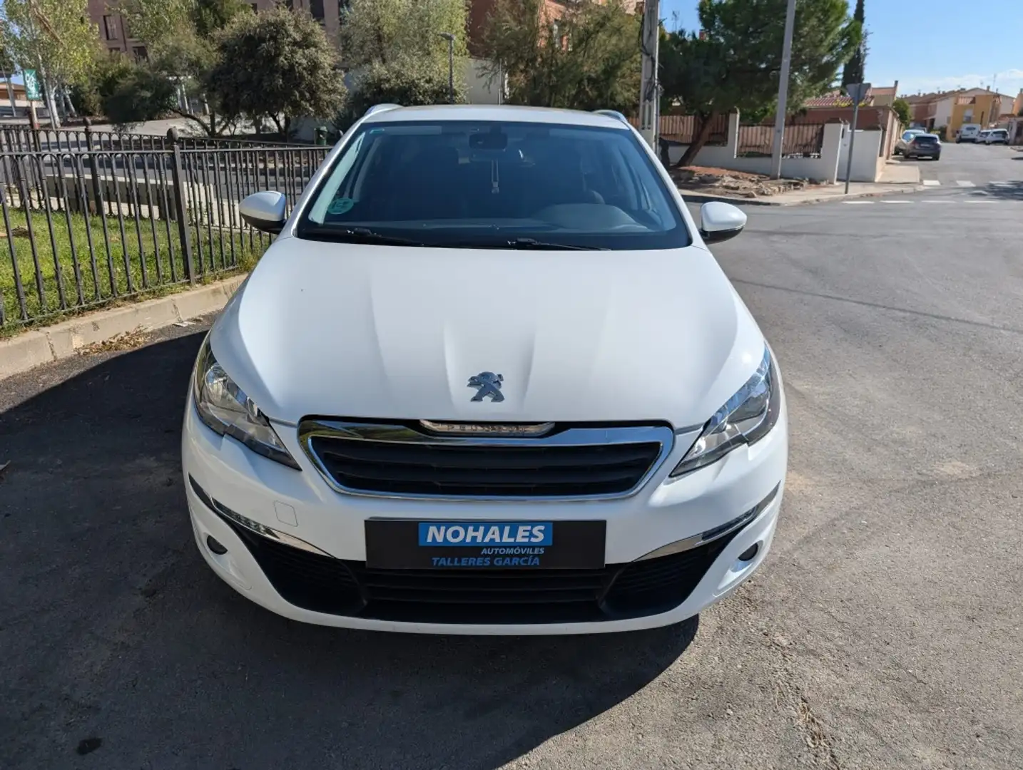 Peugeot 308 SW 1.6 BlueHDi Style 120 Weiß - 2