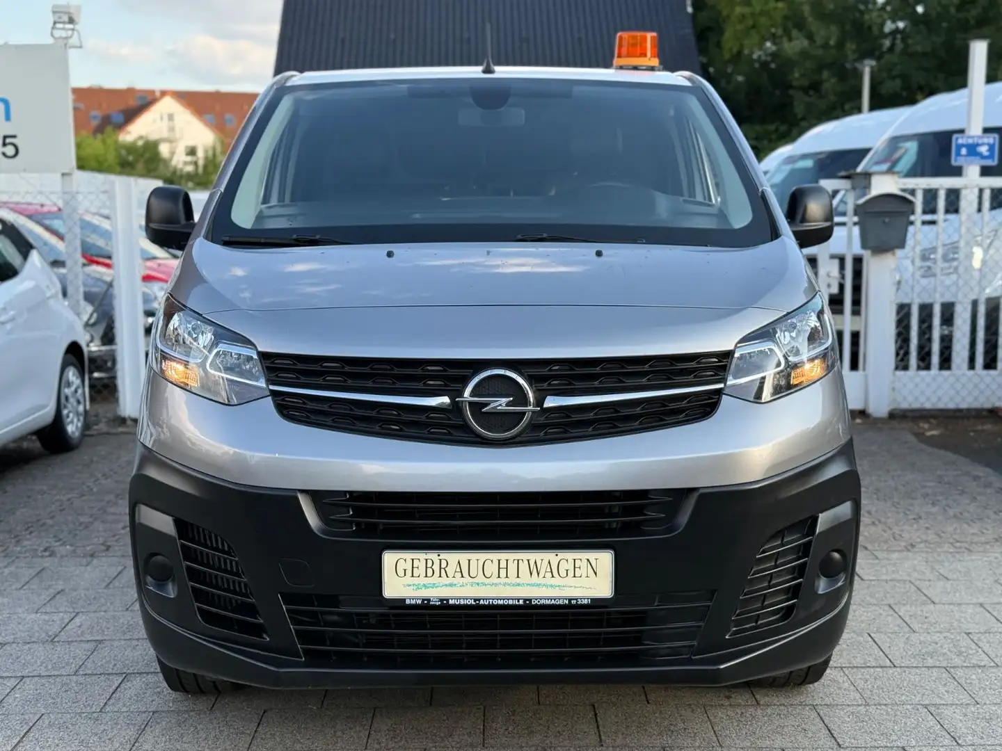 Opel Vivaro Kasten Edition M *PDC*1.Hand*Klima*3Sitze Weiß - 2