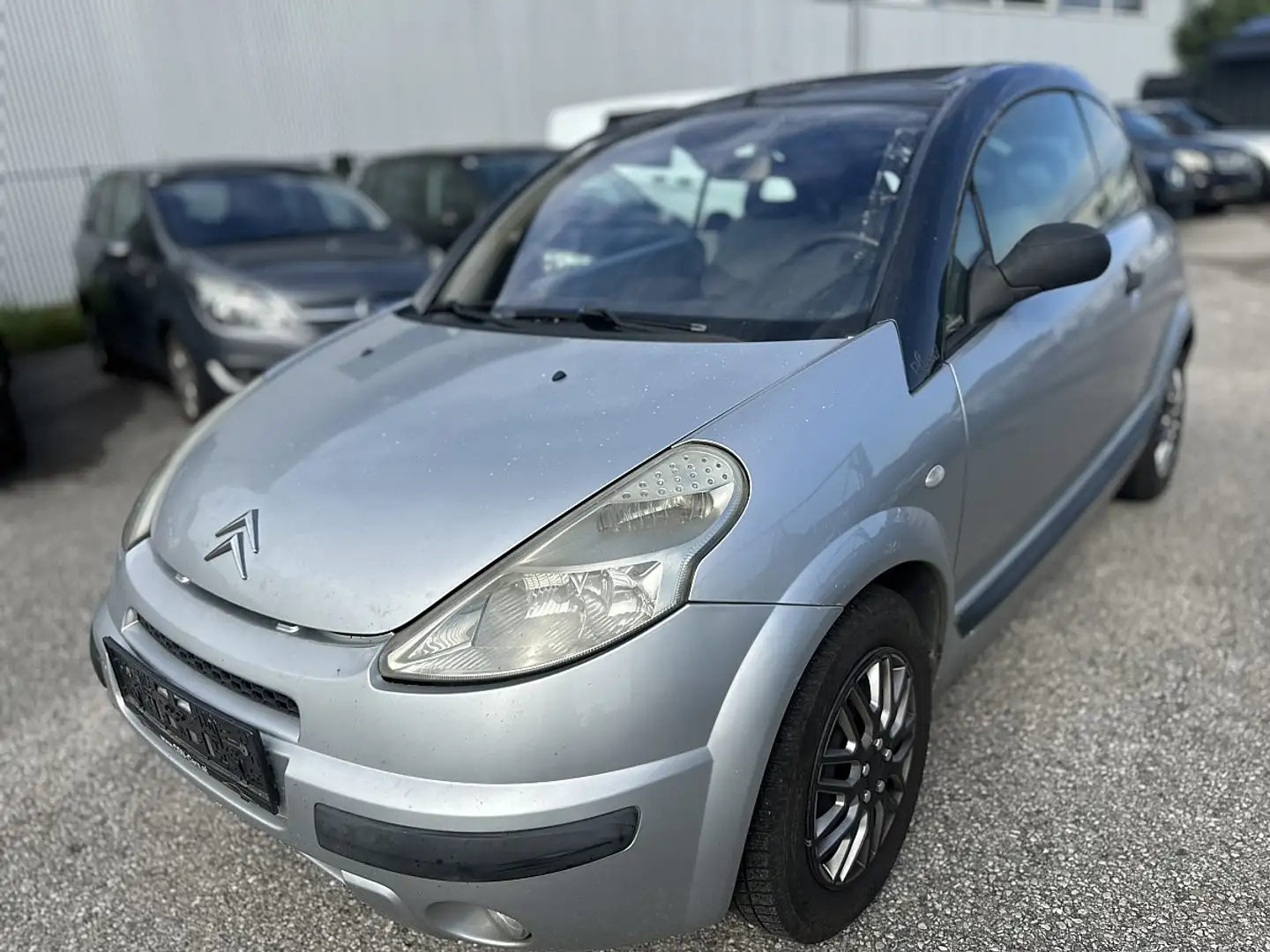 Citroen C3 Pluriel 1,6i Aut. Silber - 1