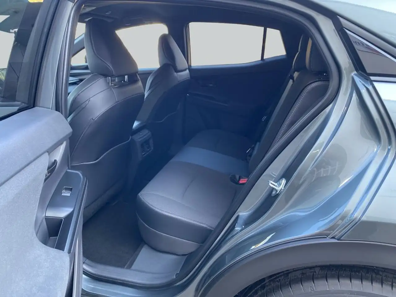 Toyota C-HR+ + 77kWh Teamplayer 165 kW, 5-türig (Strom) 12