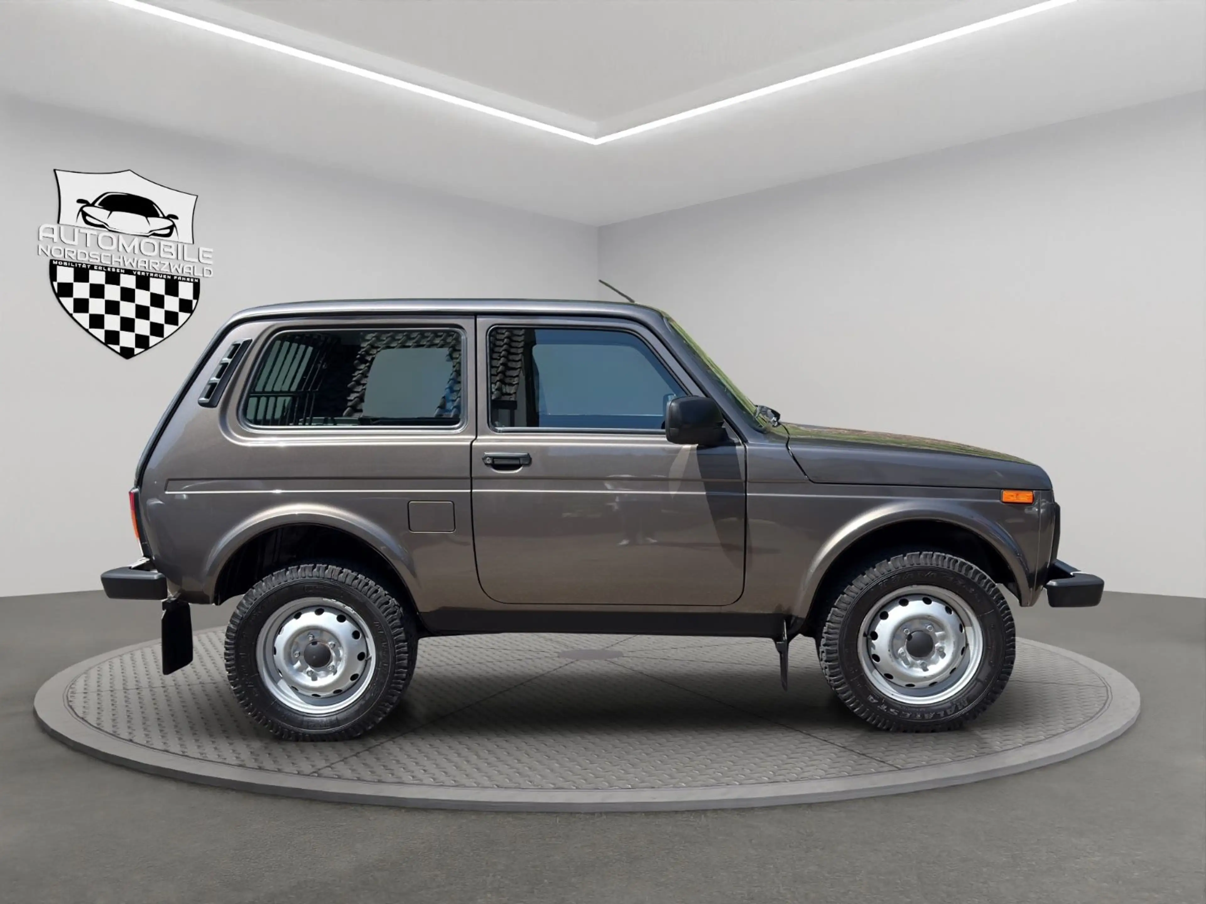 Lada Taiga Niva Taiga Original 4x4 | LKW Zulassung BOX — photo 9