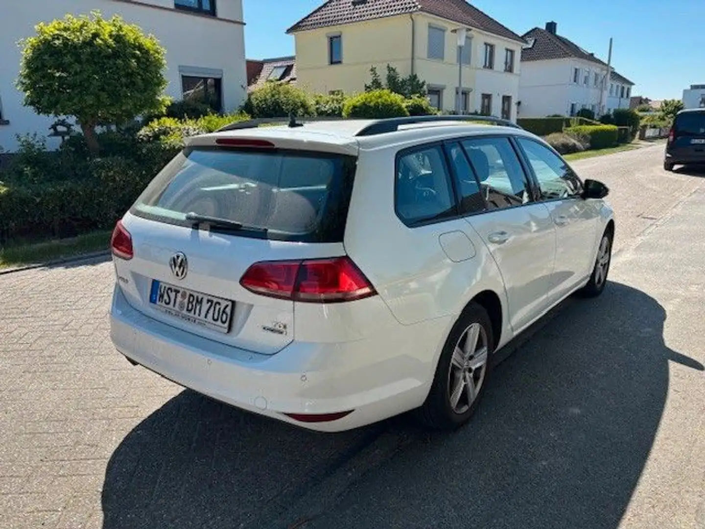 Volkswagen Golf VII Variant Comfortline 1.6 TDI DSG SHZ Nav Bílá - 2