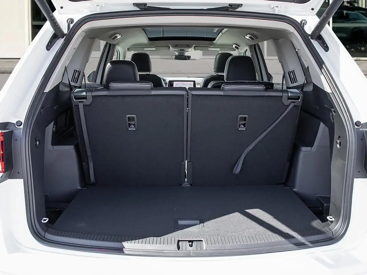 Volkswagen Atlas снимка Volkswagen Atlas