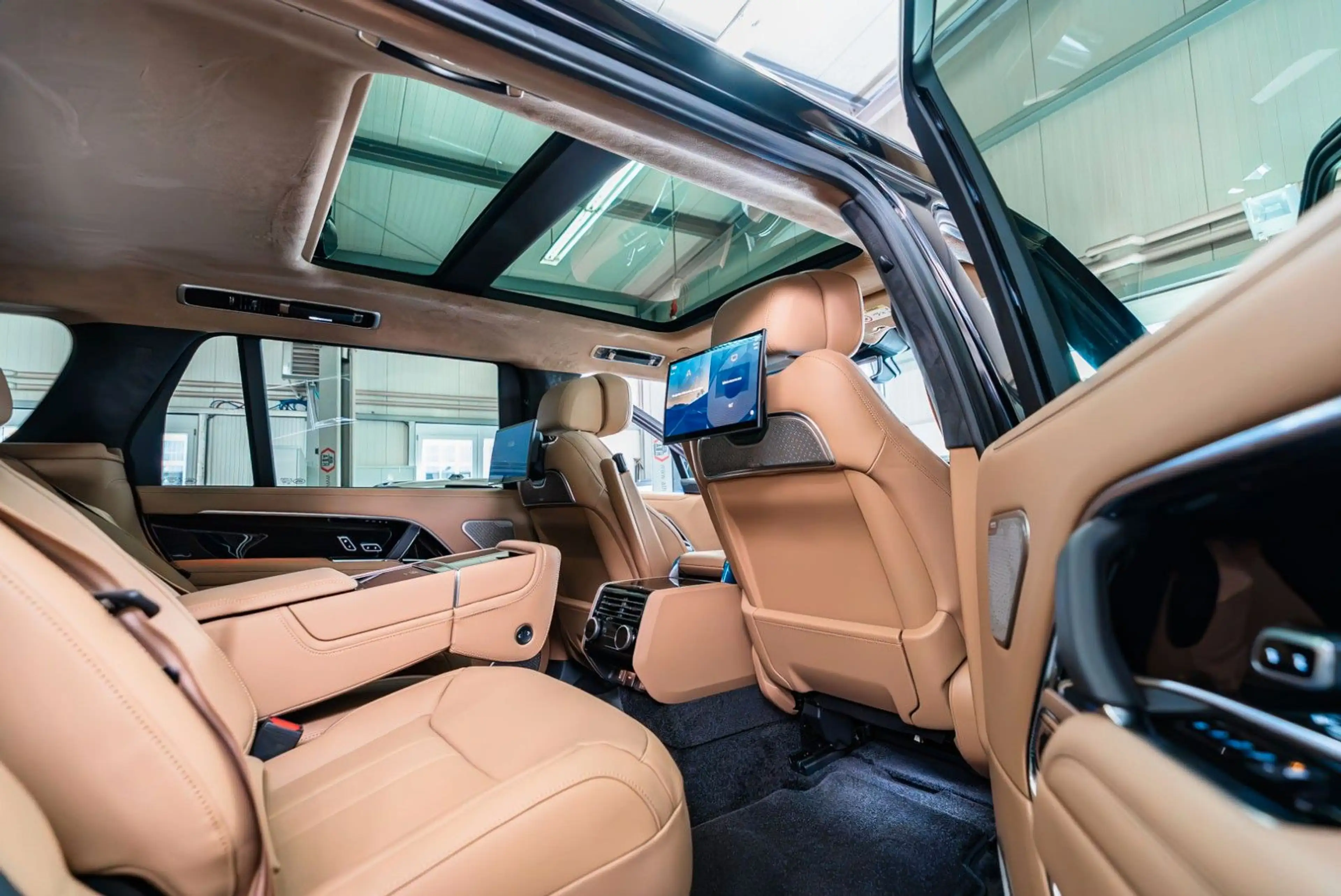 Land Rover Range Rover P380 LWB Autobiography / New MY 2027 — photo 13