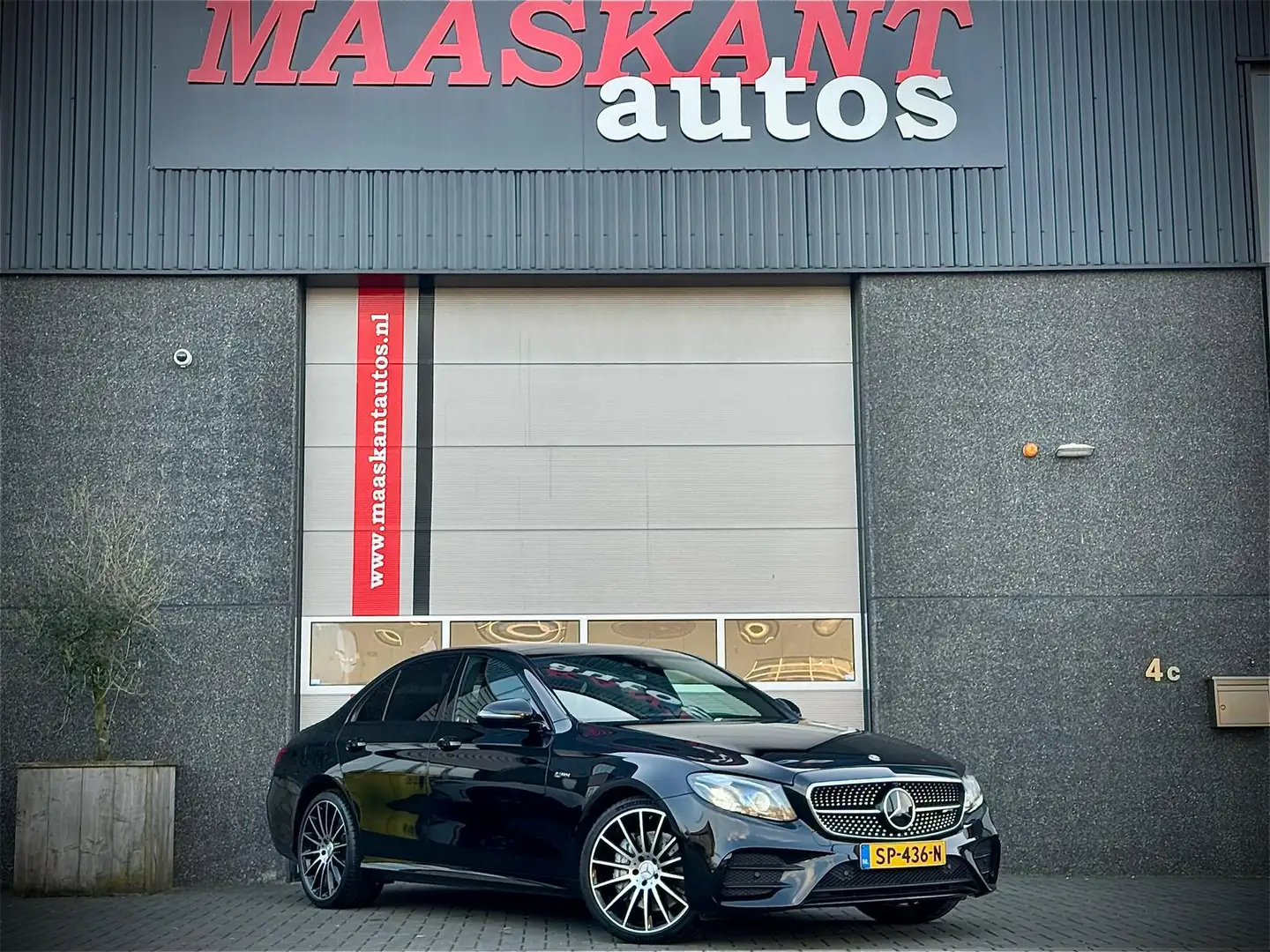 Mercedes-Benz E 43 AMG E43 4MATIC / Pano groot / Adaptive cruise / Hud / Fekete - 2