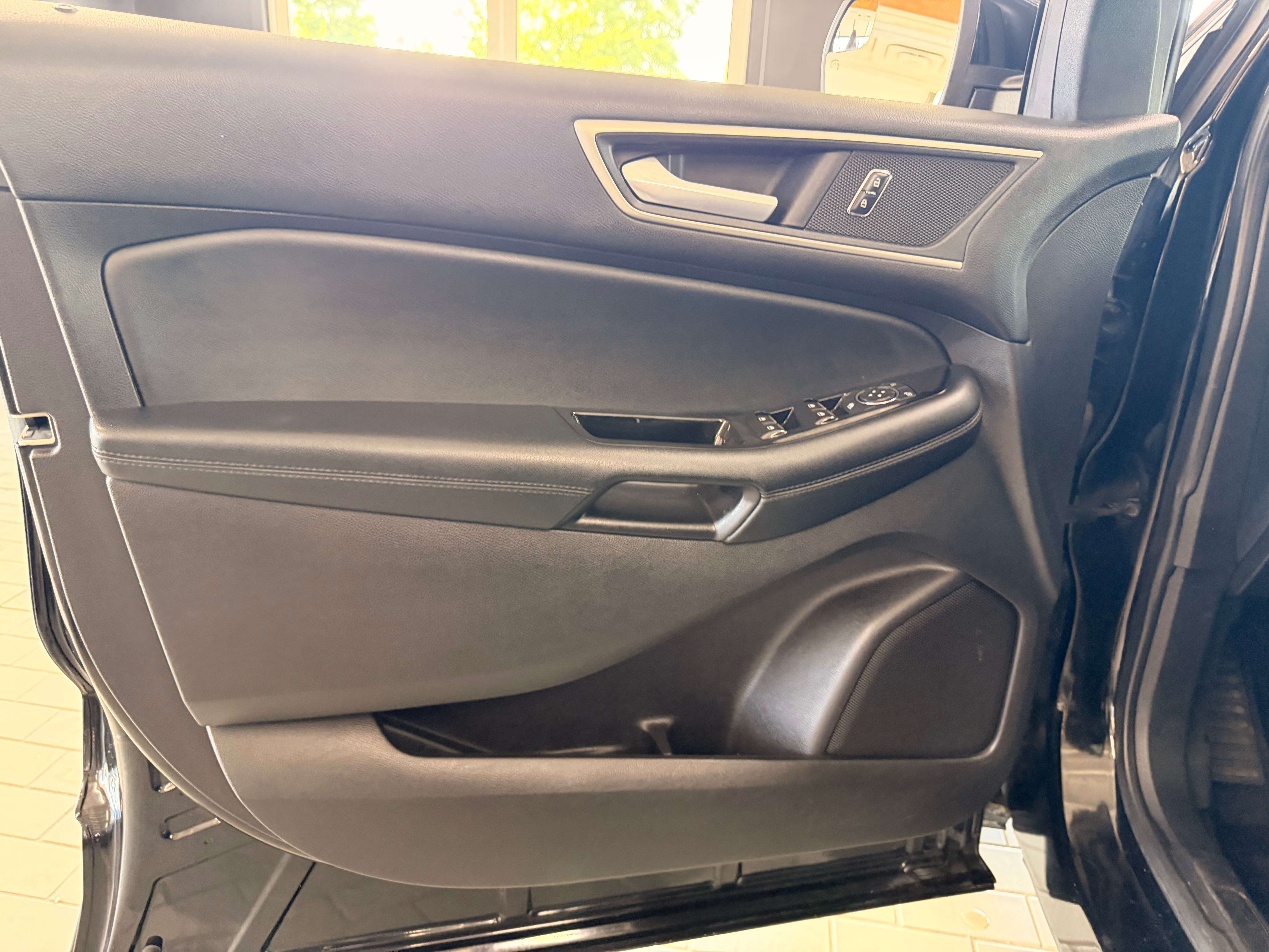 2017 Ford Edge SEL - Image 16