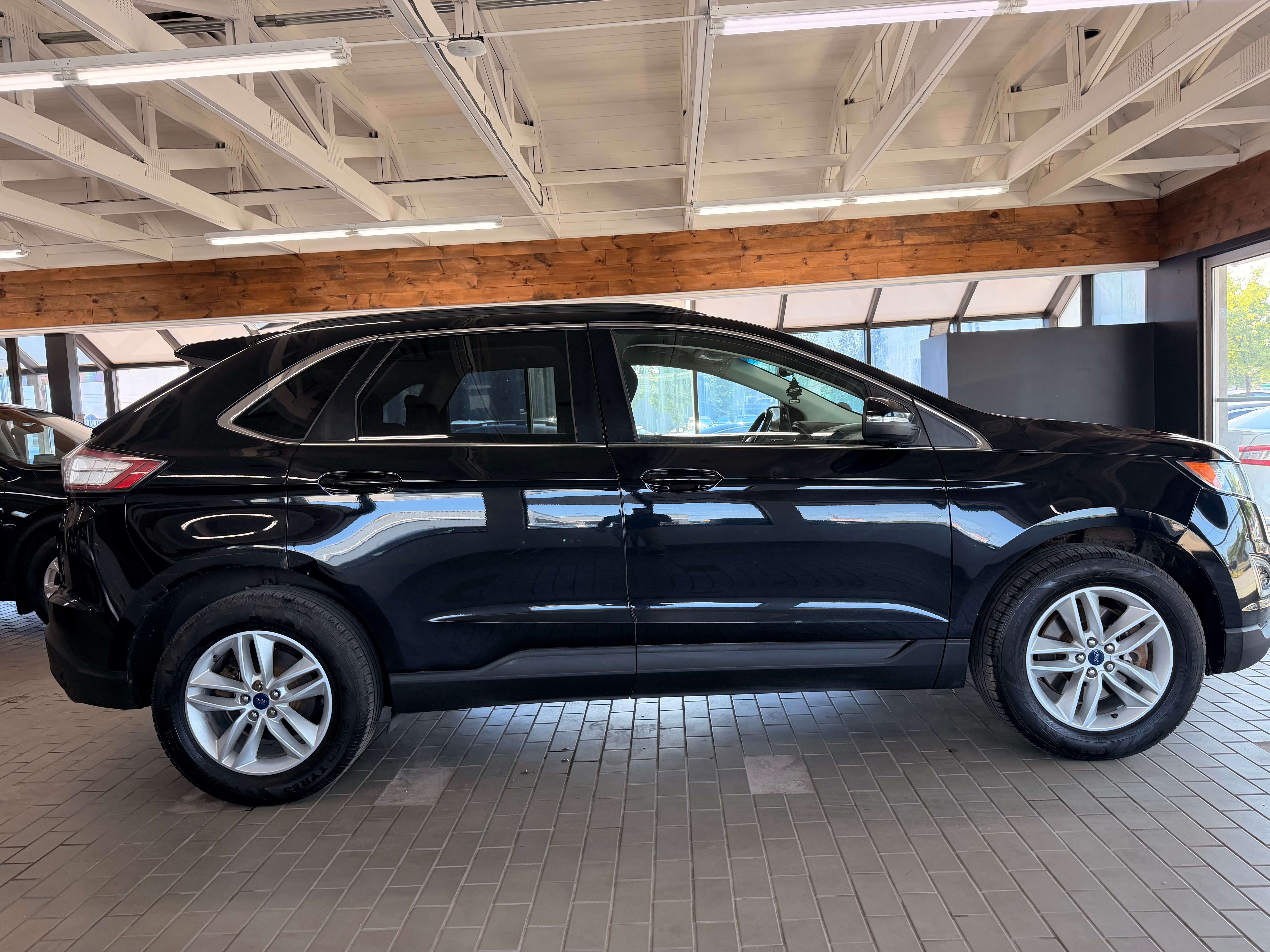 2017 Ford Edge SEL - Image 6