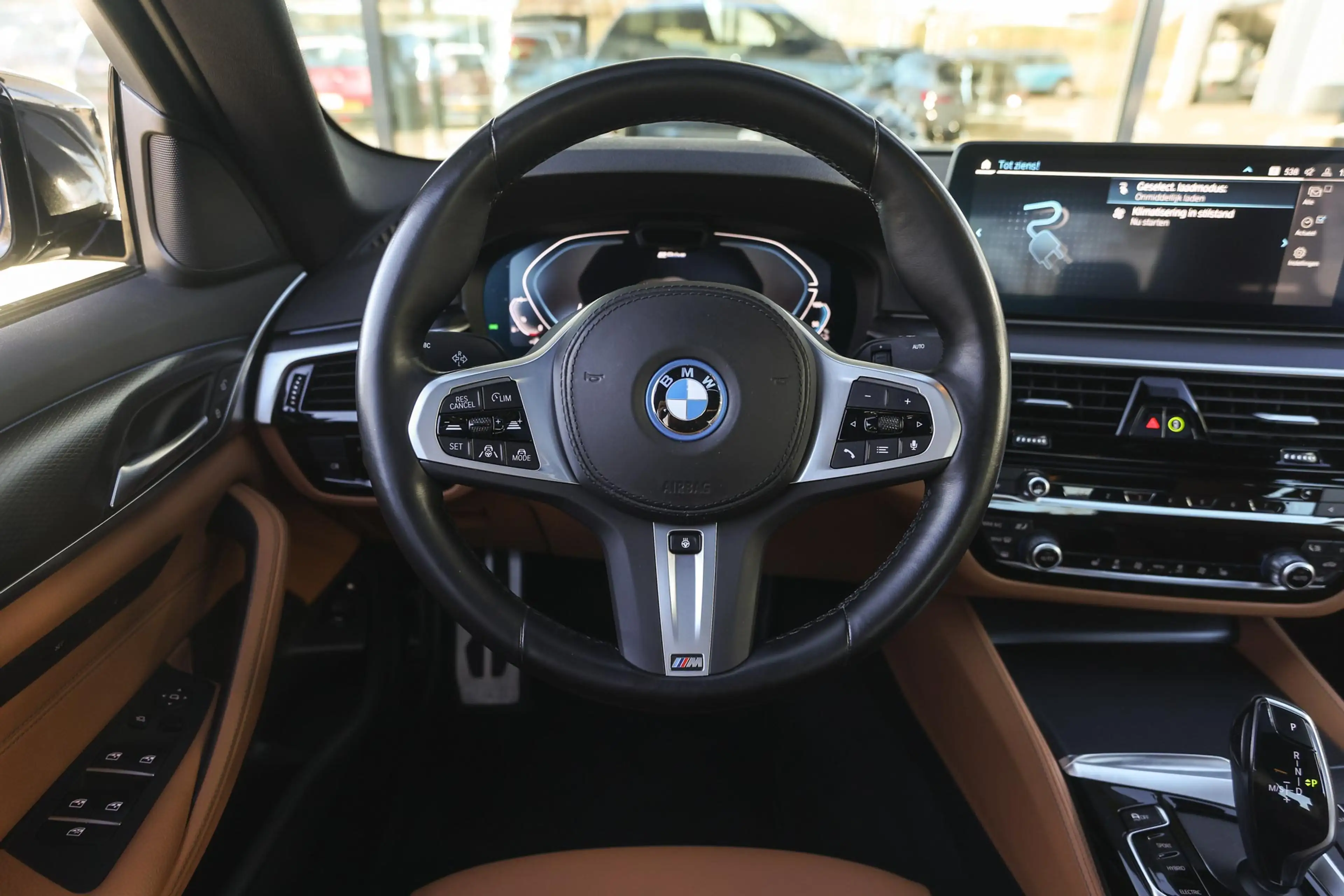 BMW 545 5 Serie 545e xDrive M Sport Automaat / Sportstoele — photo 3